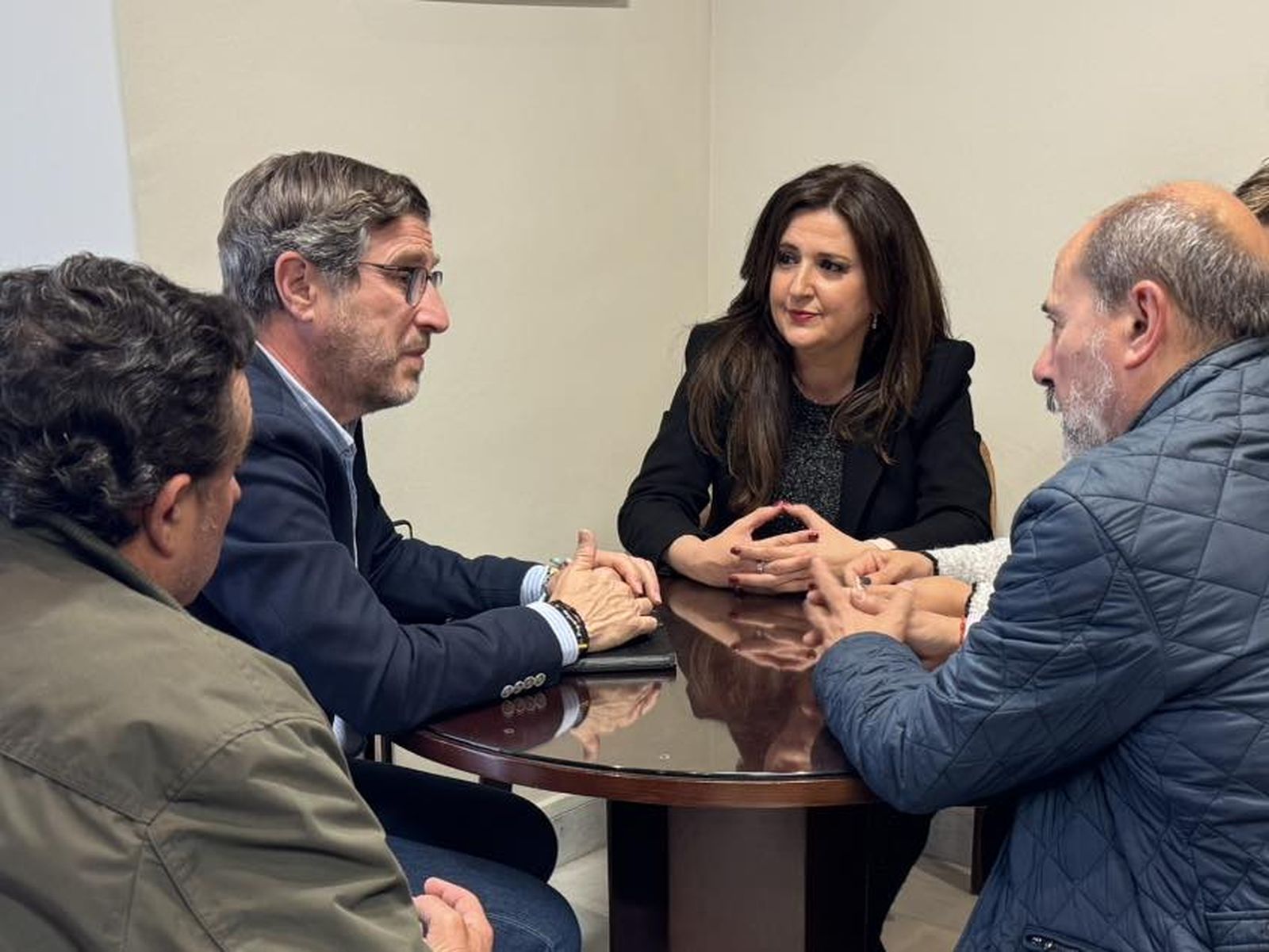 Reunión para abordar la situación del Polígono Industrial de Los Llanos de Alcaudete.