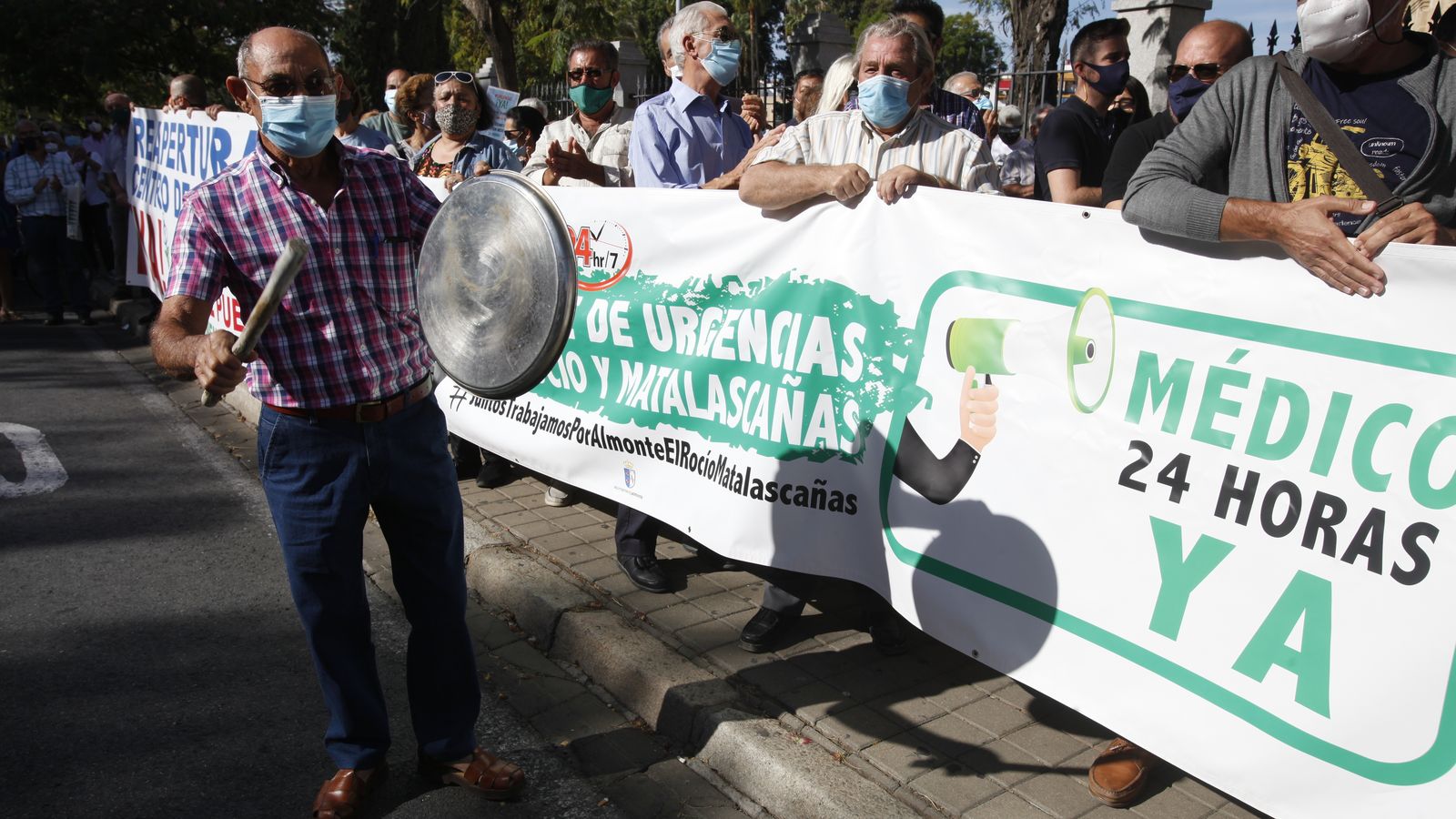 Vecinos de Matalascañas piden la reapertura de las urgencias 24 horas en dicho enclave en octubre del año pasado