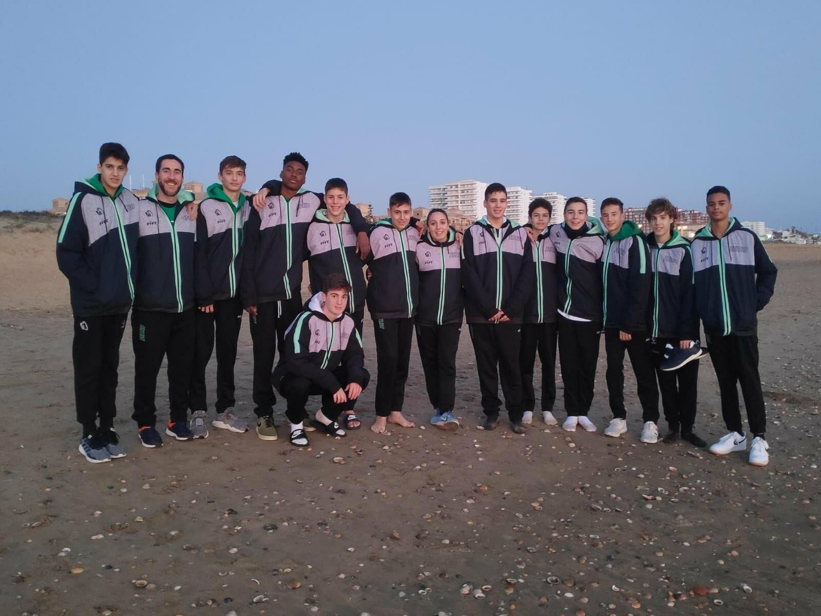 Jugadores de las diferentes selecciones andaluzas, en las playas de Huelva