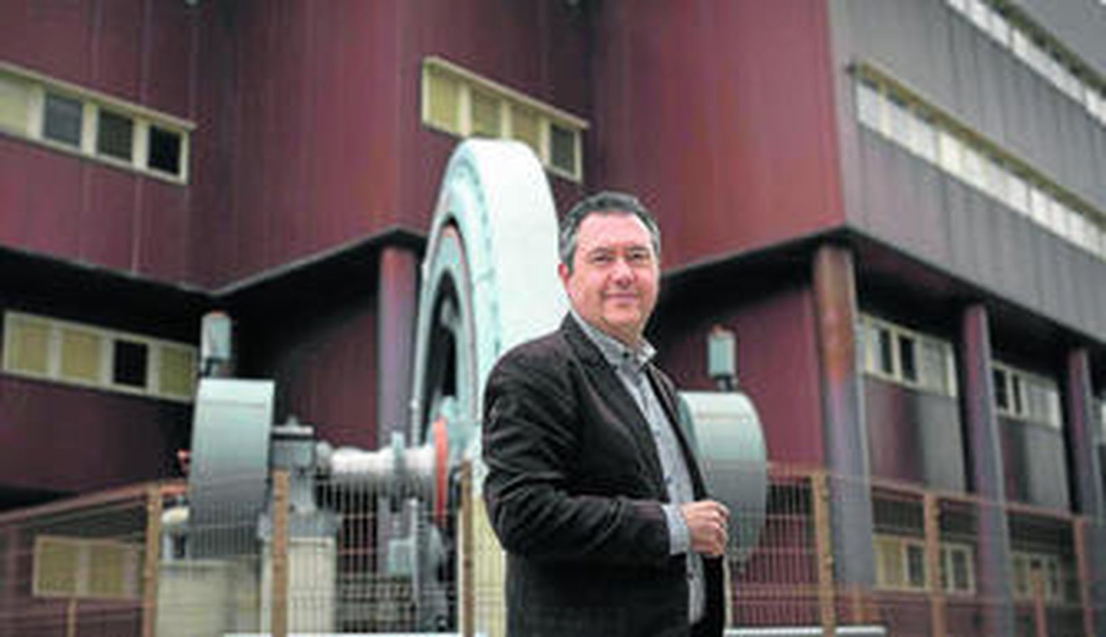 Espadas posa para la entrevista en la Cartuja, un territorio donde se agrupan jóvenes, talento e innovación, claves para el programa socialista.