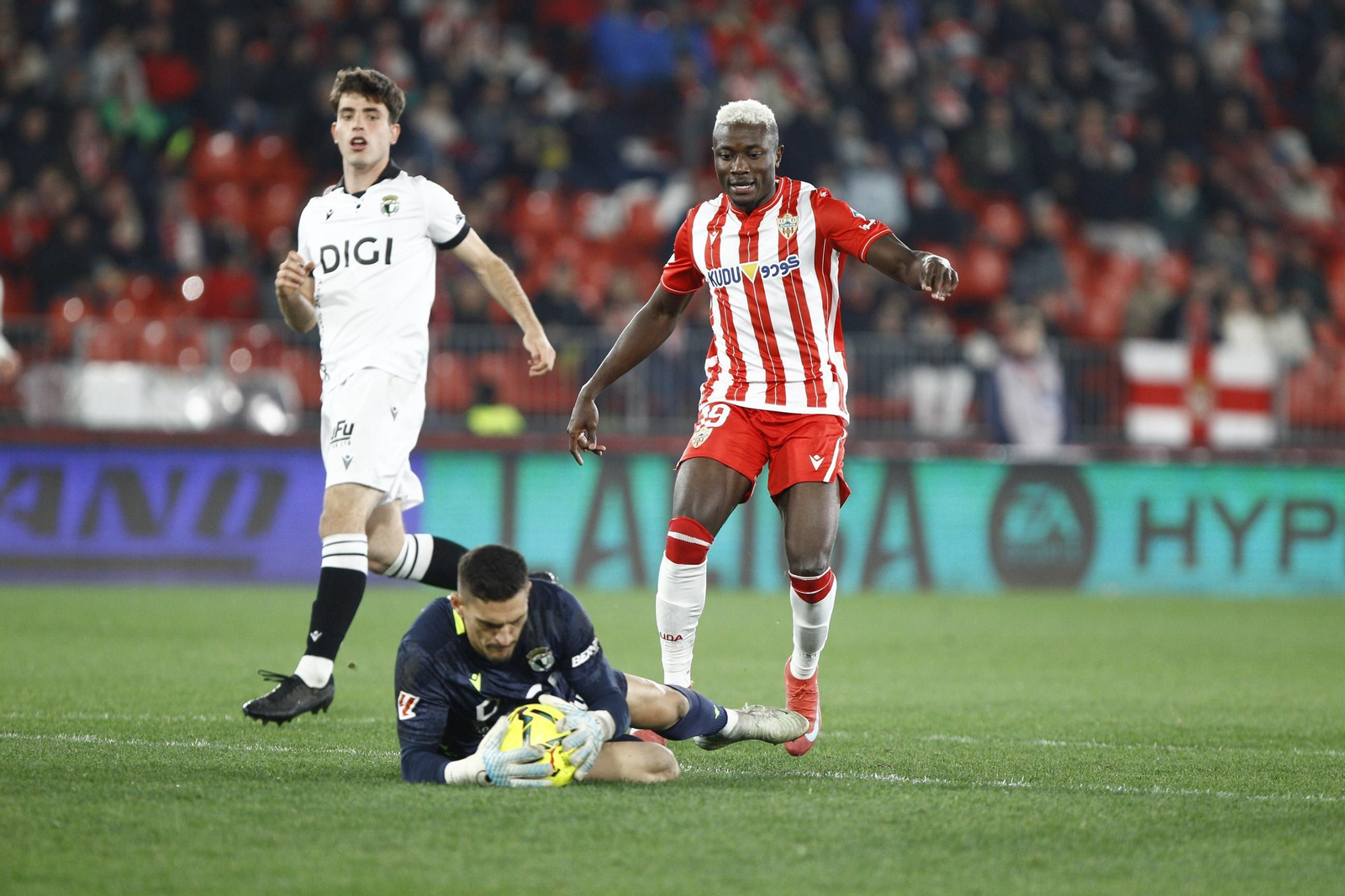 Las fotos del partido de fútbol U.D. Almería-Real Burgos