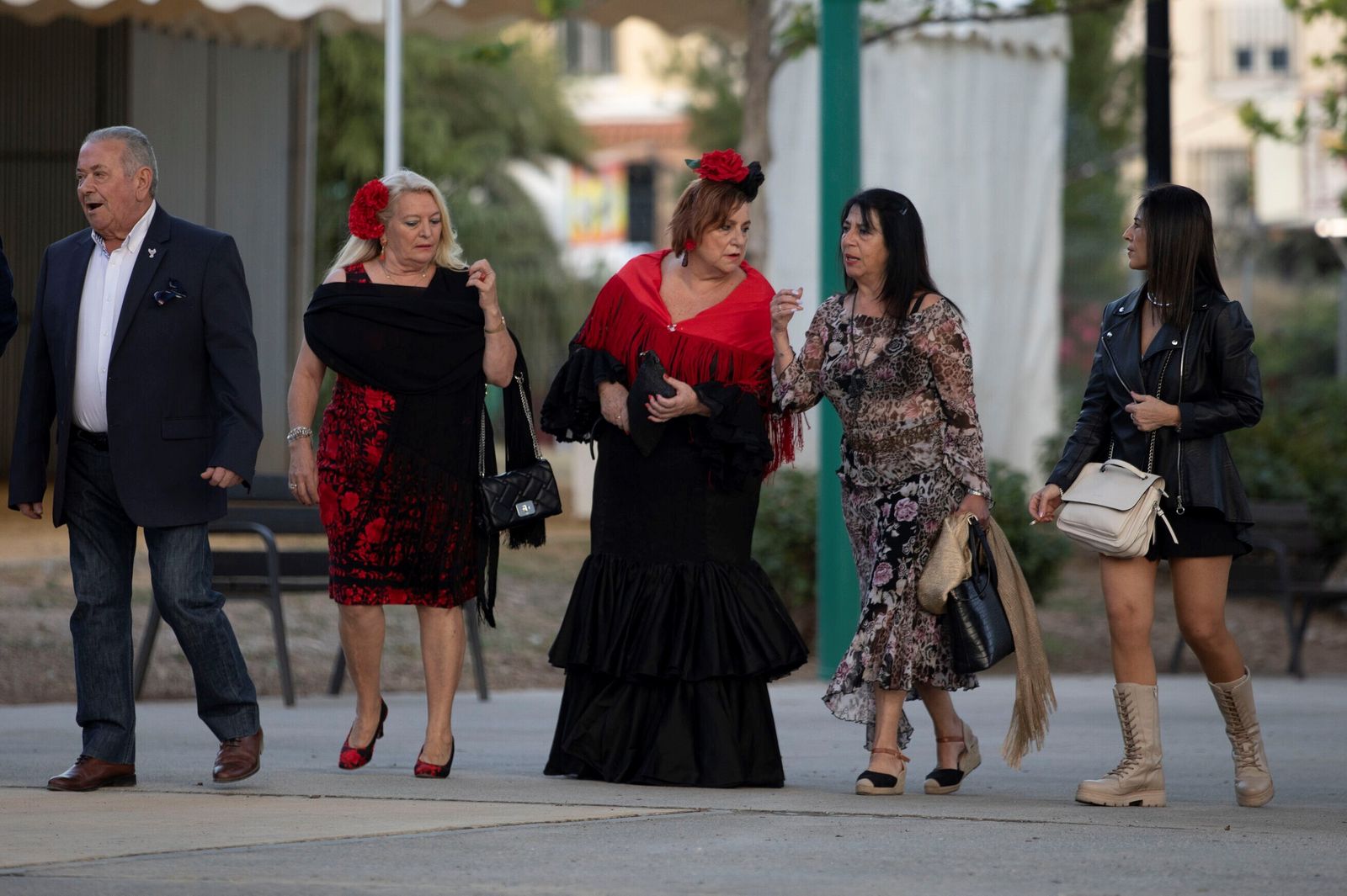 Granada vive un domingo de Corpus marcado por el buen tiempo.