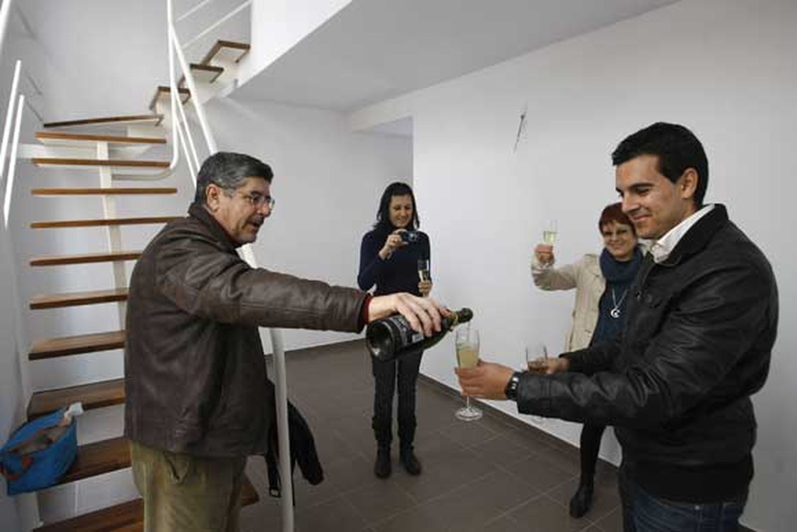 Teófila Martínez entrega las llaves de las viviendas construidas en Botica, 27

Foto: Jose Braza