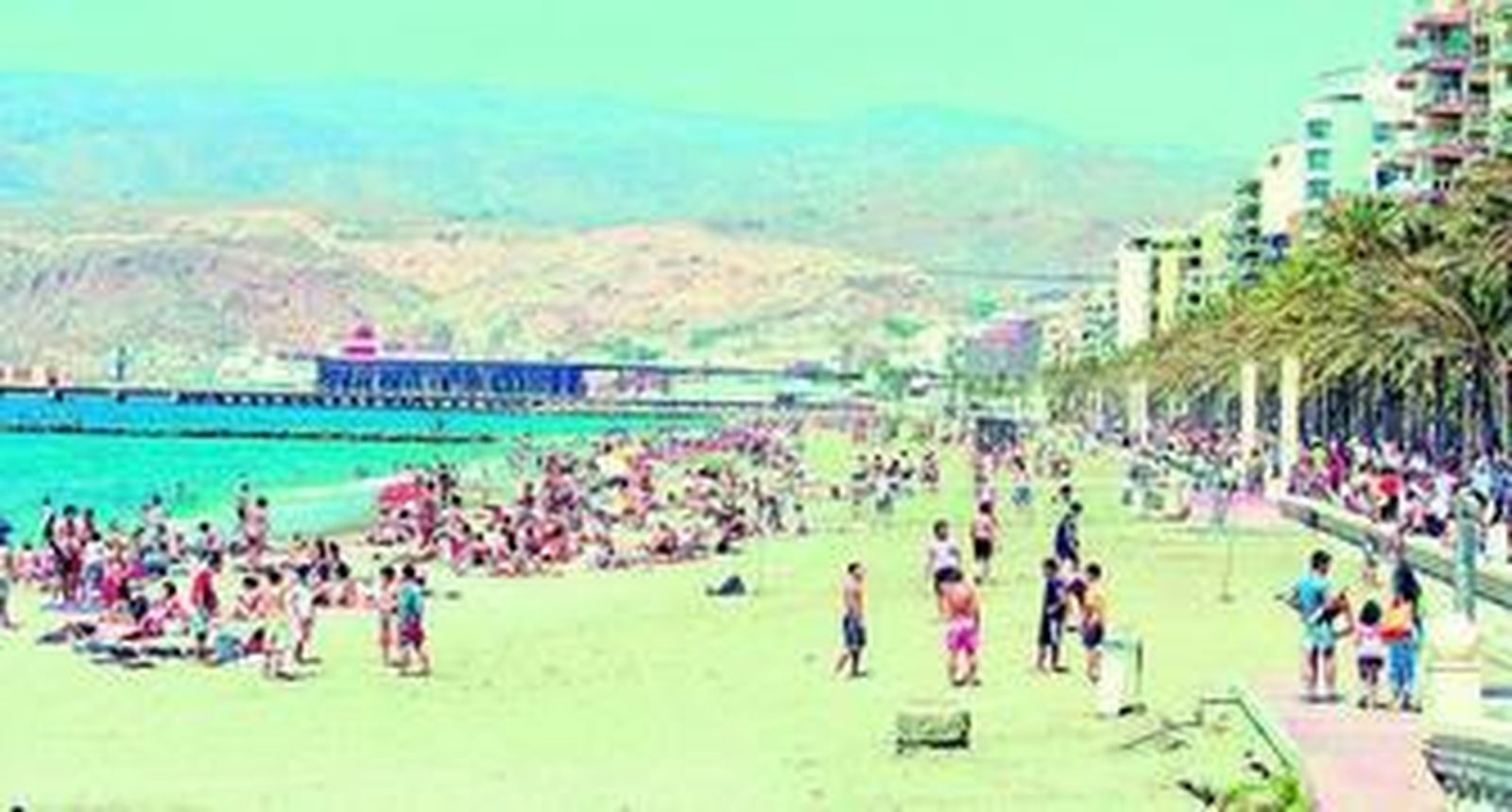 la playa del Zapillo de la capital