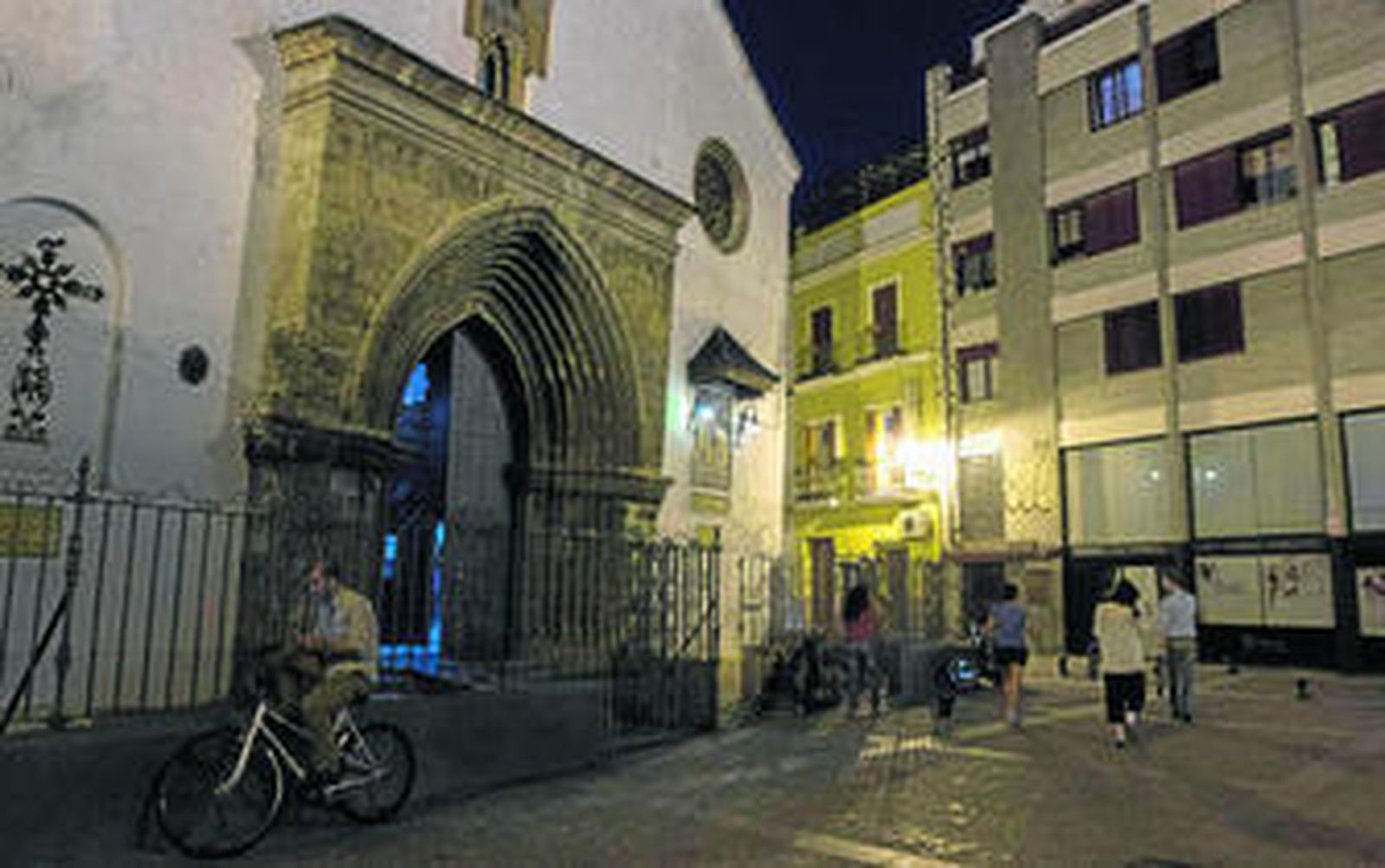 La 'boda' gitana de un cura con trienios