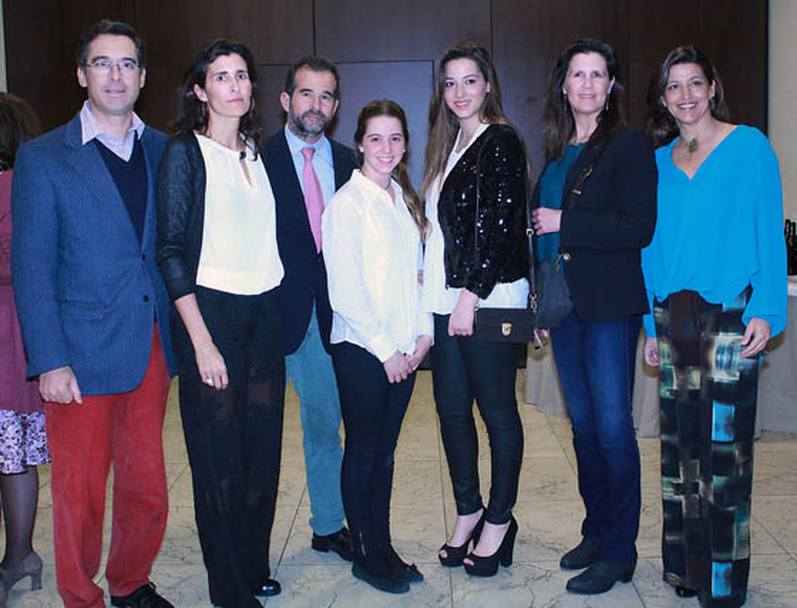 Pedro Parias, Gabriela Álvarez, Jaime, Alejandra y María Fernández-Salvador, Mavi Álvarez y María Martínez Sagrera, familiares del Padre Jota.

Foto: Victoria Ramírez