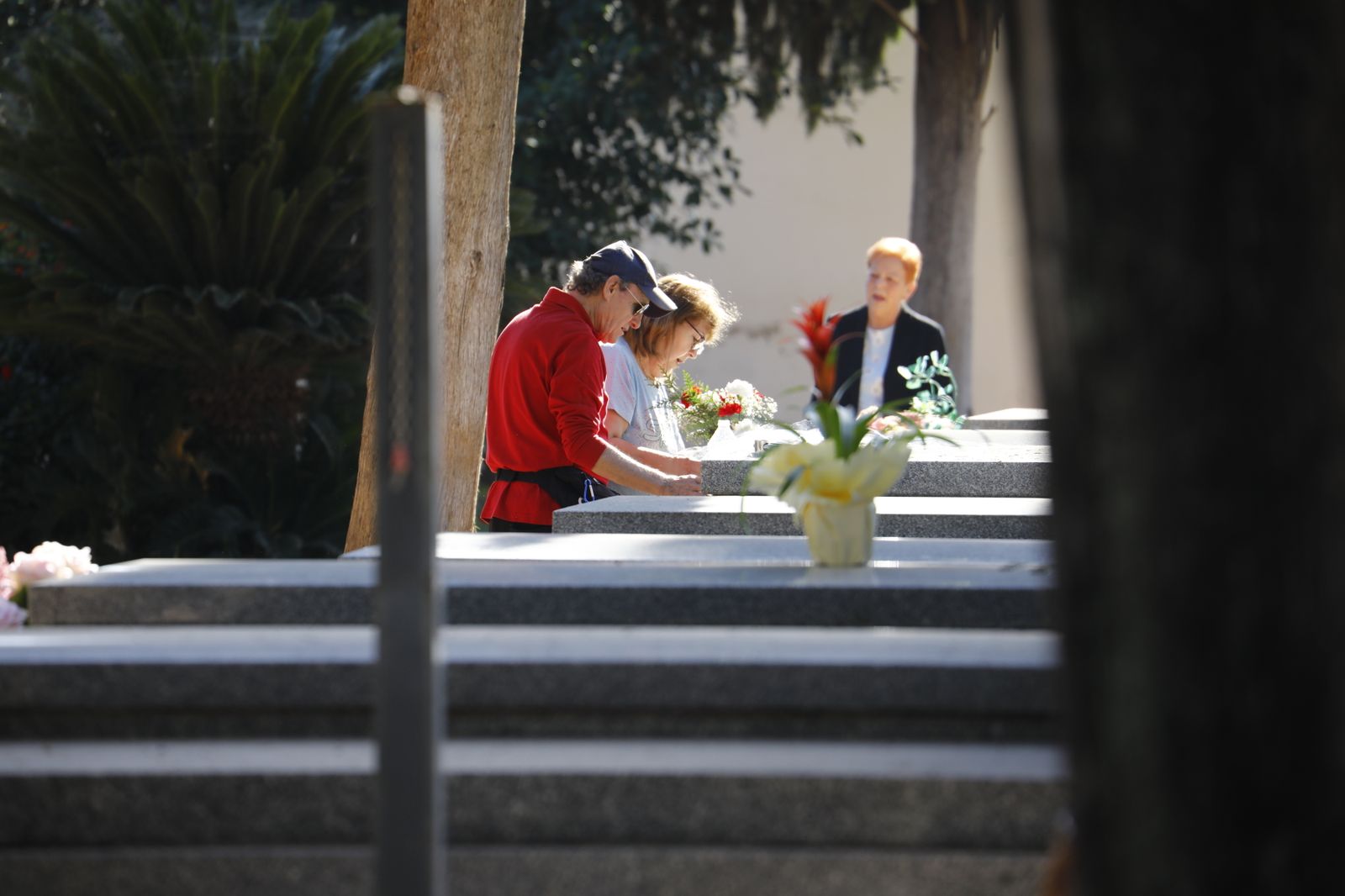 Las imágenes del día de Los Santos en los cementerios de Córdoba