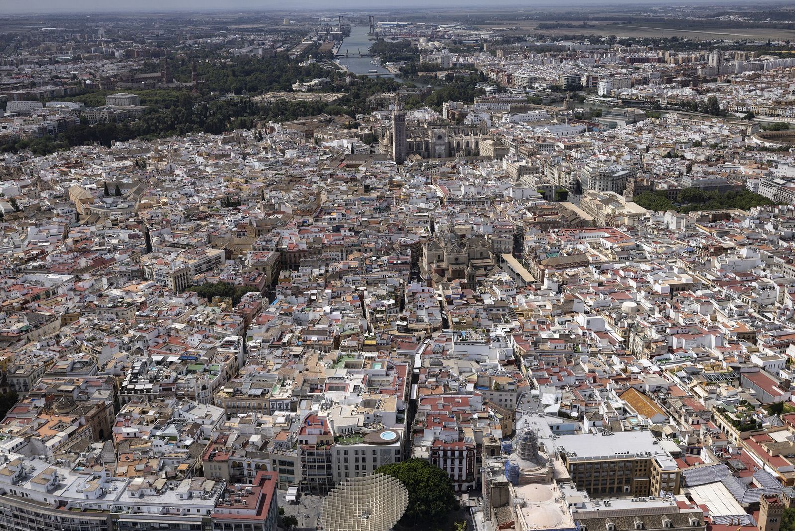 Sevilla desde el helicóptero de la Policía Nacional