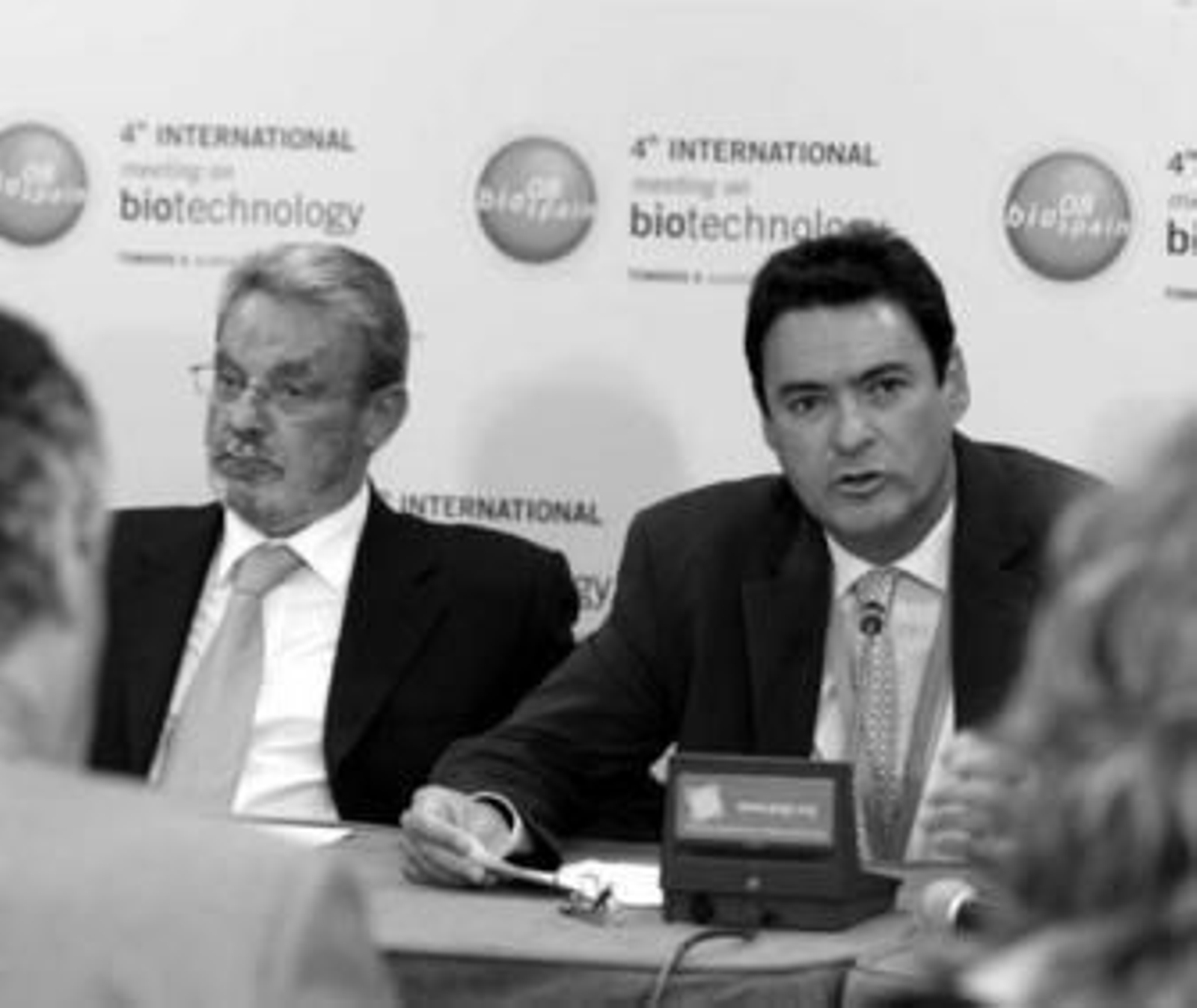 Los directivos de Puleva Biotech-Exxentia presentaron en Granada su nueva estrutura.