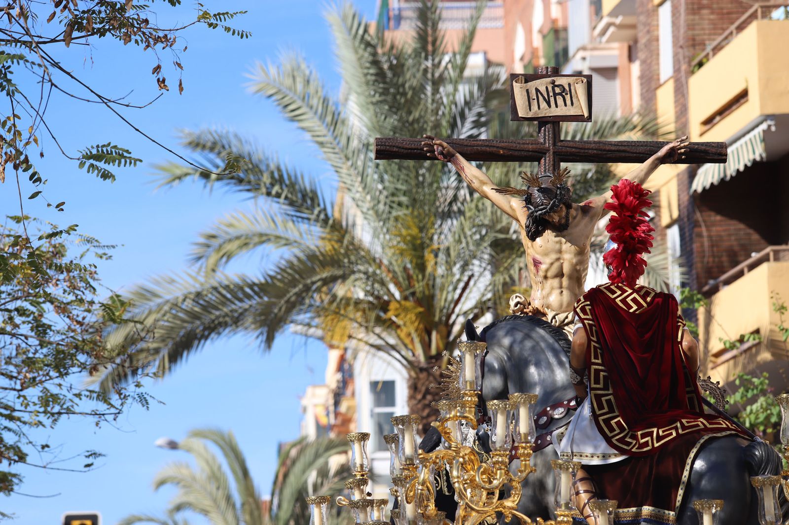 Imágenes de la procesión de la hermandad de la Lanzada de Huelva