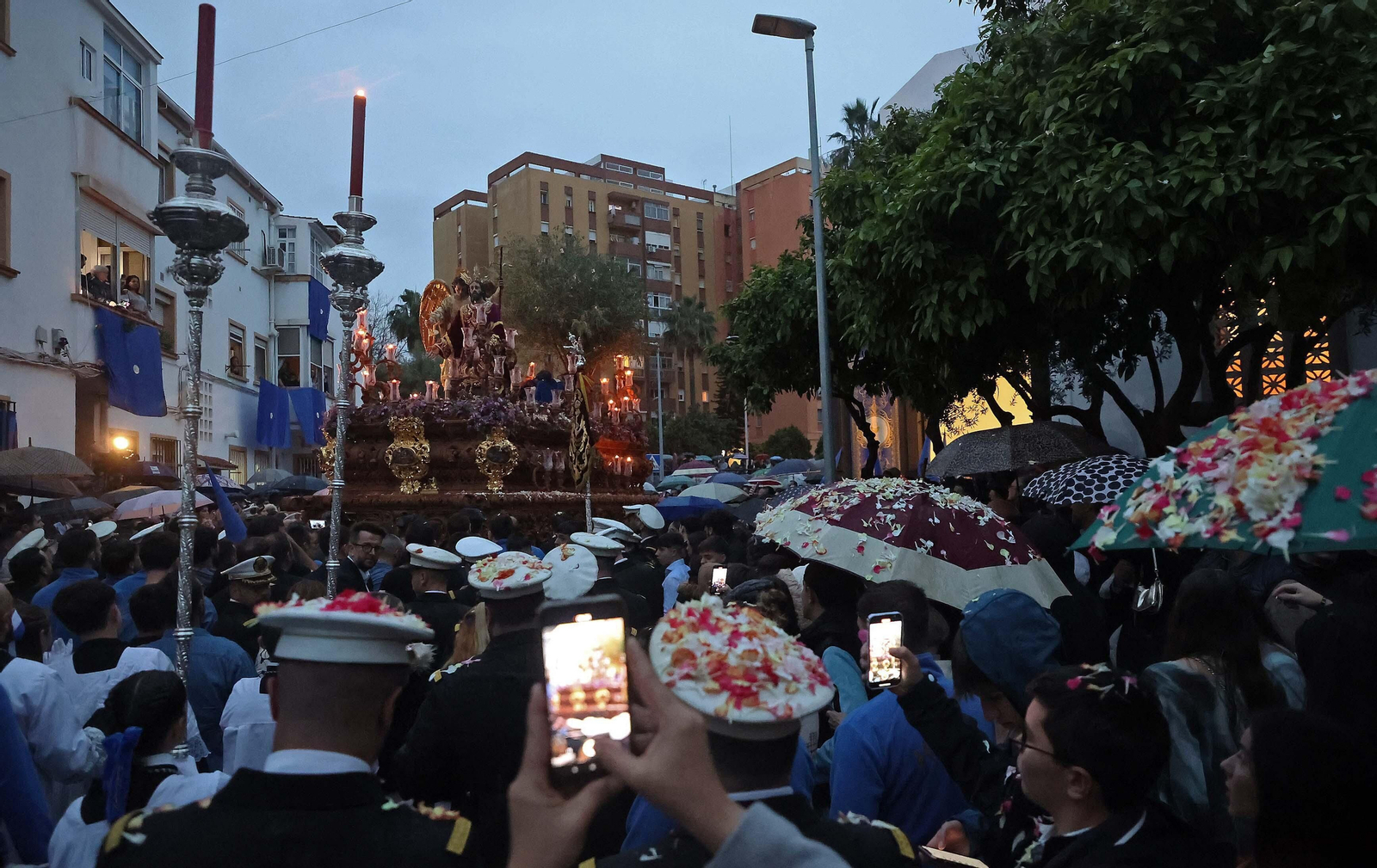 Fotos del Domingo de Ramos en Algeciras: La Borriquita y Oración en el Huerto