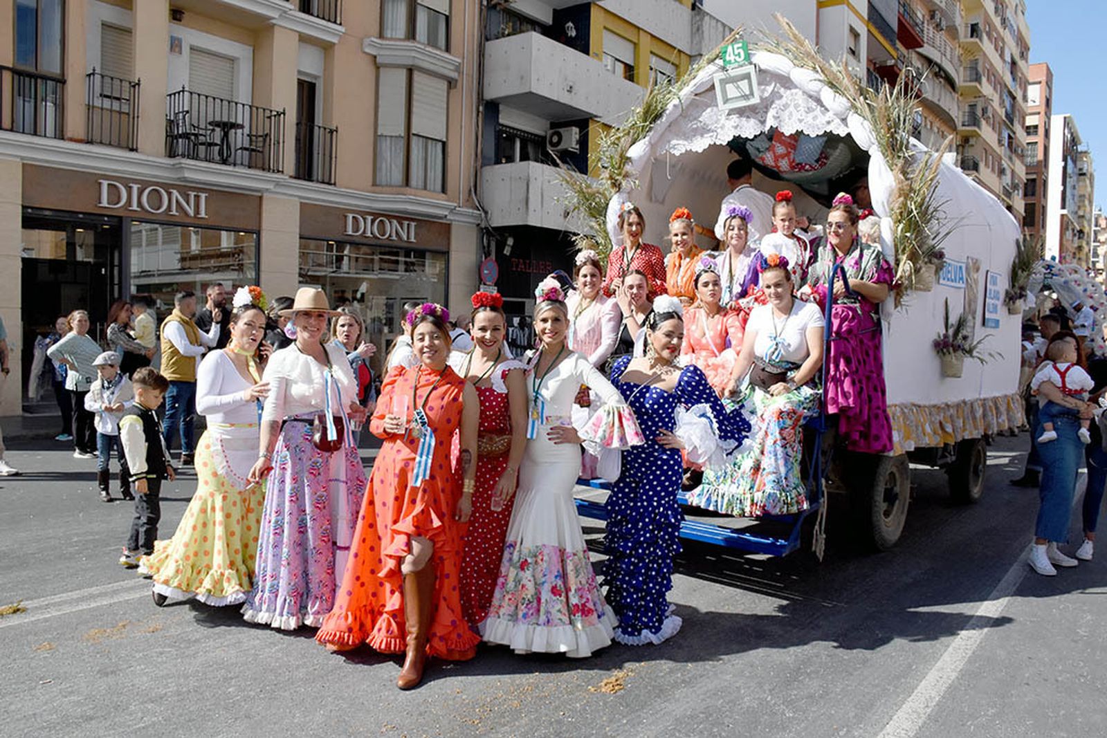 Imágenes de los carros de la Hermandad del Rocío de Huelva