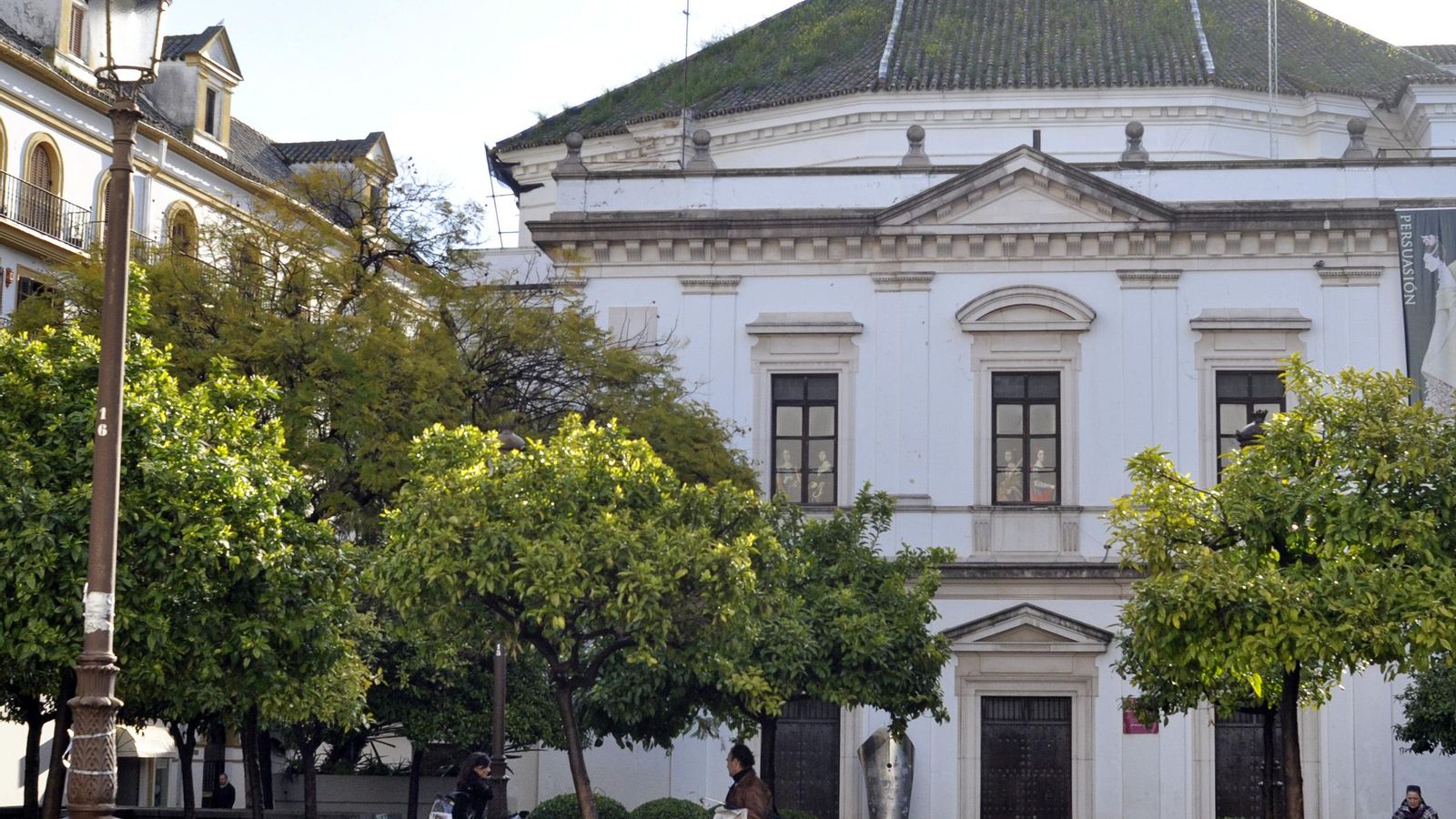 Fachada lateral del edificio de San Hermenegildo.