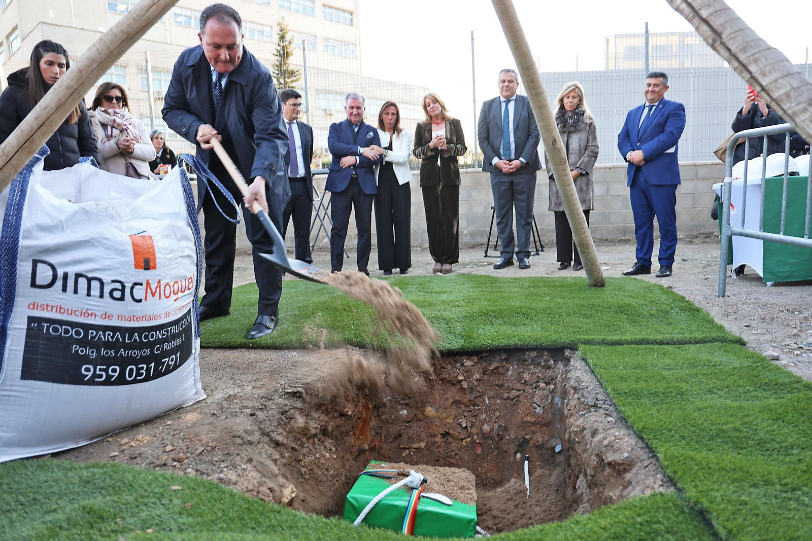Imágenes del acto de colocación primera piedra del futuro Centro Polivalente de la Fundación Laberinto