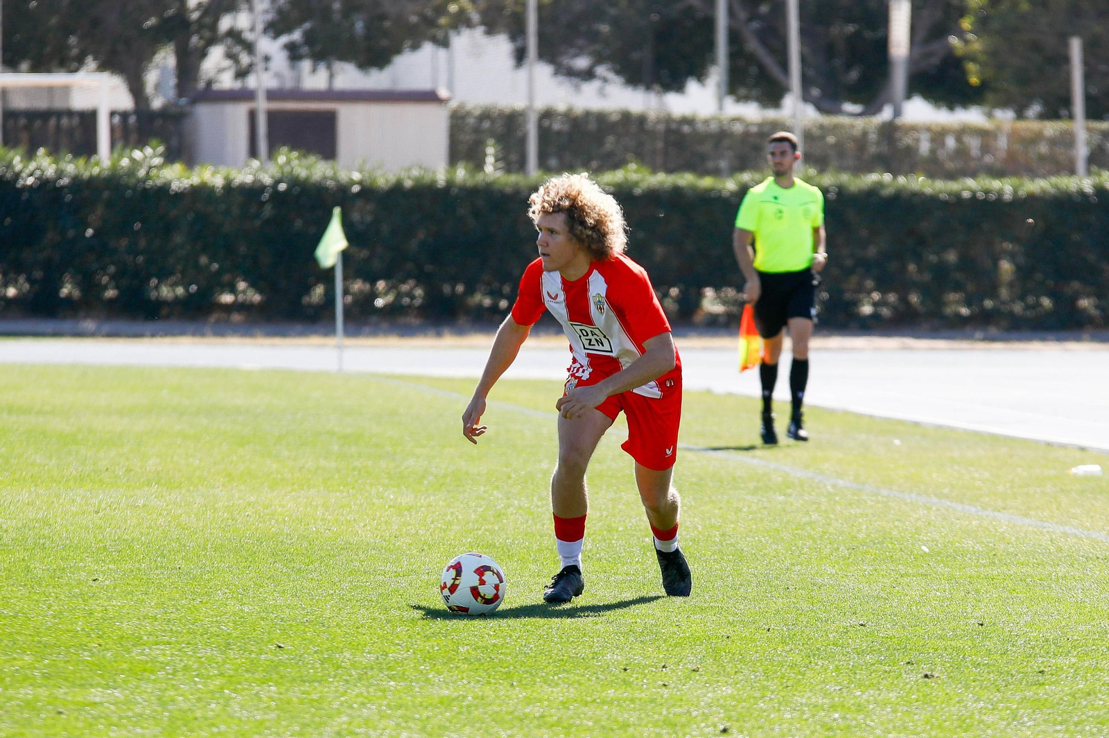 Las imágenes de Segunda RFEF entre Almeria B y recreativo de Granada