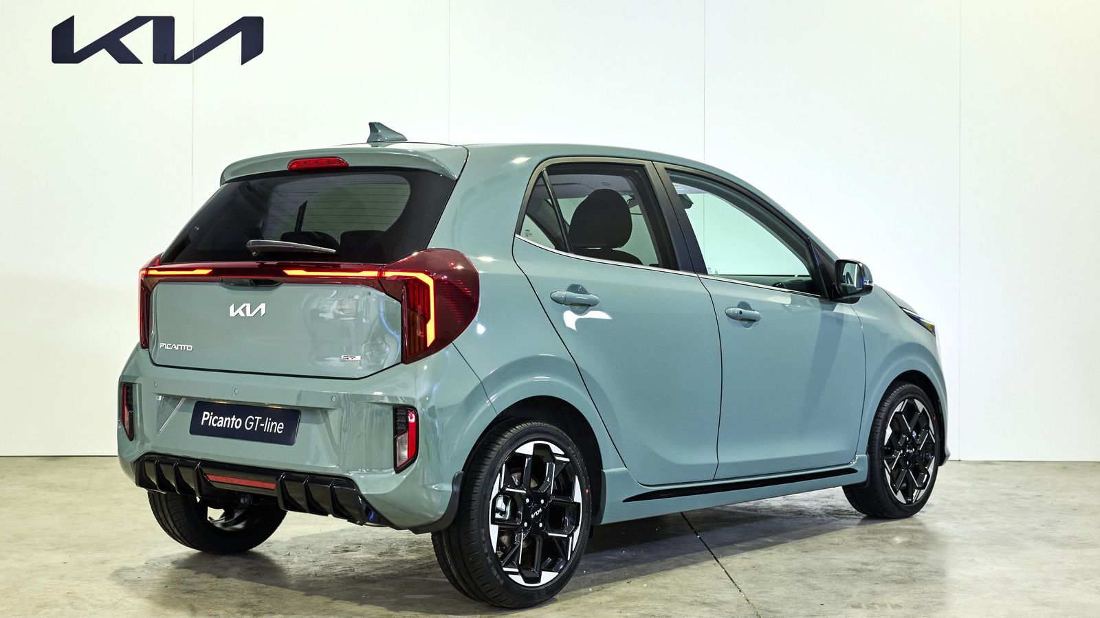 El Picanto tiene de su lado, además de un tamaño muy adecuado para aprovechar más huecos de aparcamiento que otros coches, una buena maniobrabilidad.