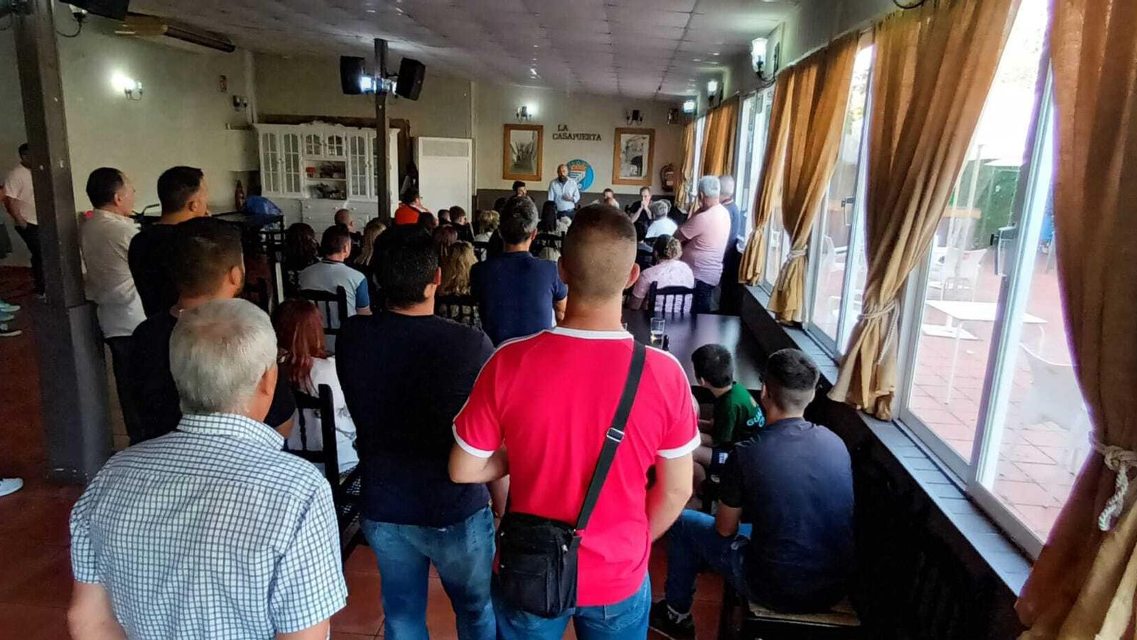 Numerosos aficionados xerecistas acudieron a la cita informativa en La Casapuerta. Numerosos aficionados xerecistas acudieron a la cita informativa en La Casapuerta.