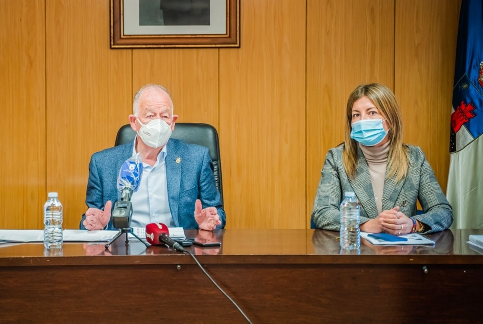 Gabriel Amat y la edil Mayte Fernández.