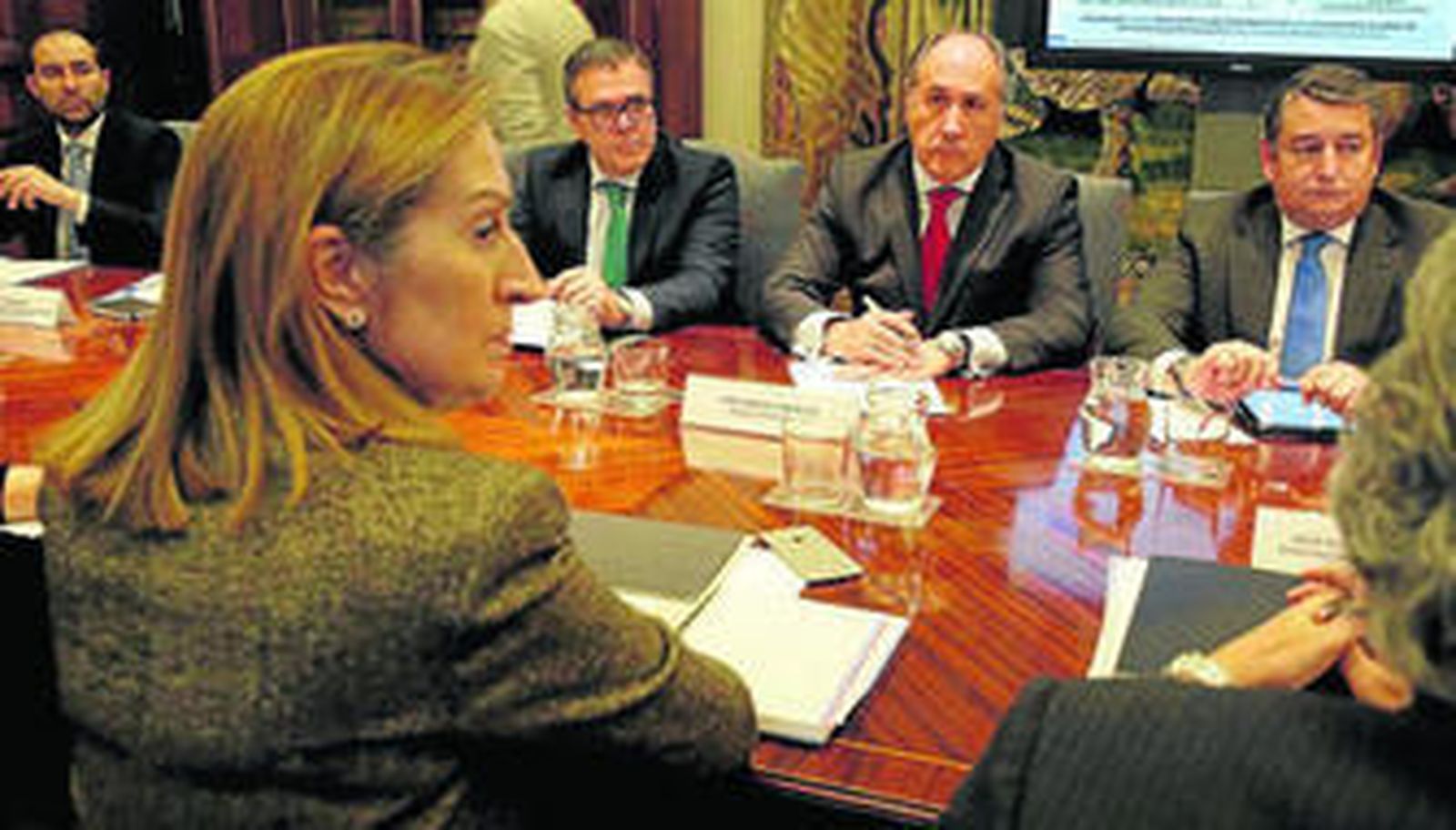 La ministra de Fomento, Ana Pastor, en un momento de la reunión.