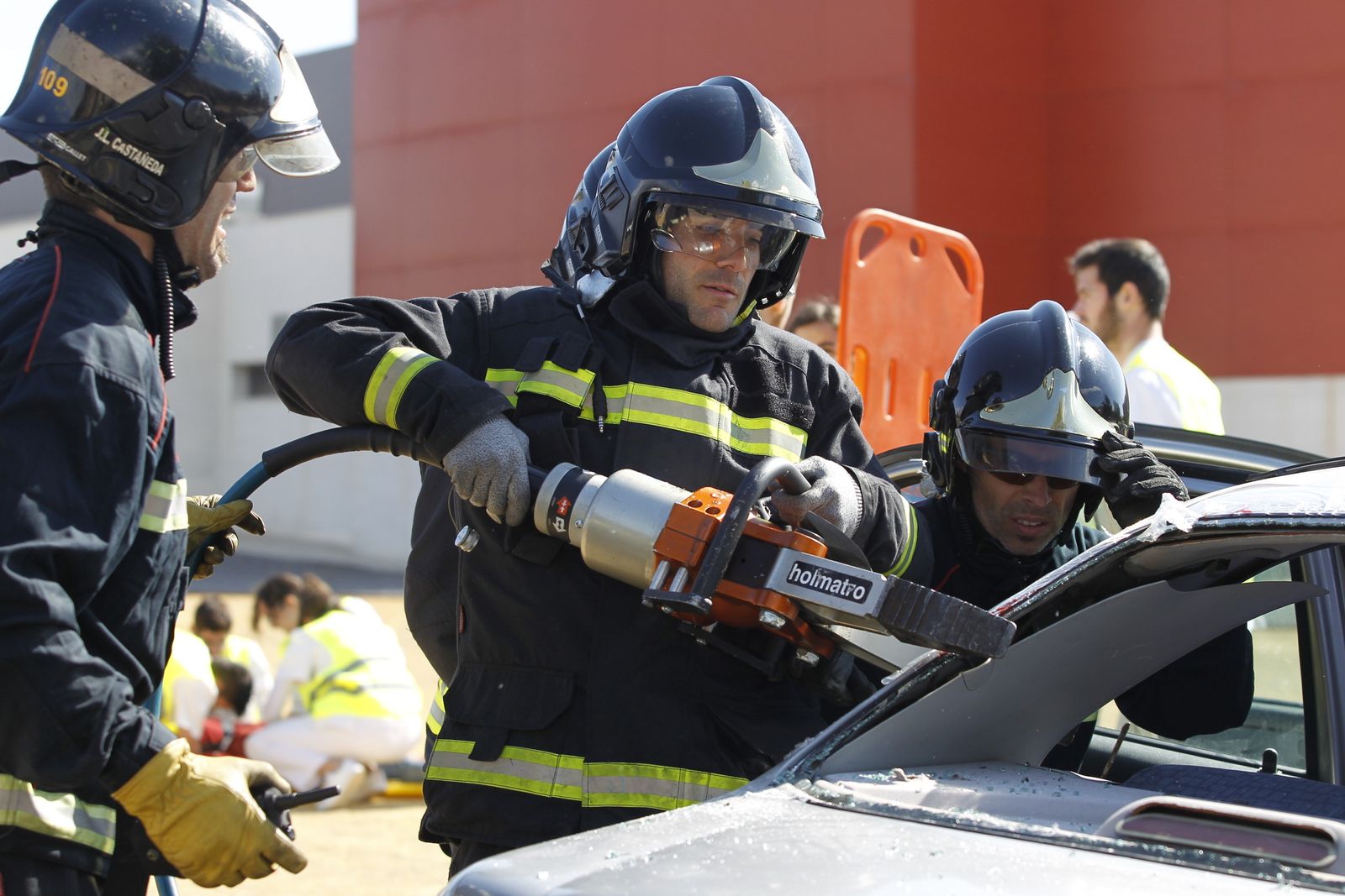 Las imágenes del simulacro de accidente con víctimas en la UAL