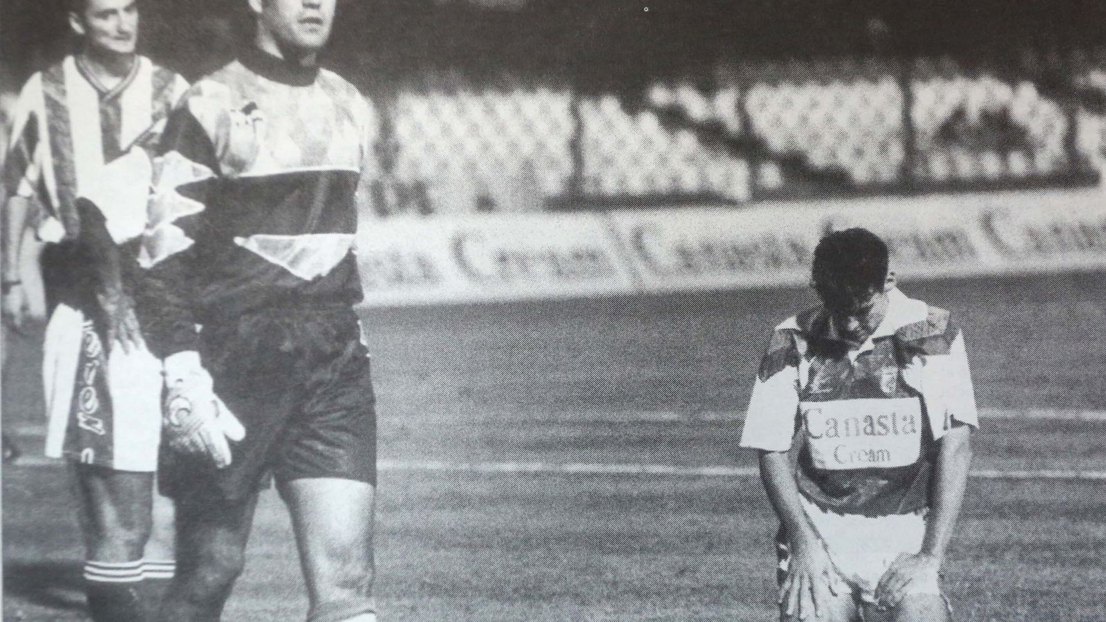 Javi Peña lamenta la eliminación del Xerez CD en la Copa en agosto del 93 en Chapín.