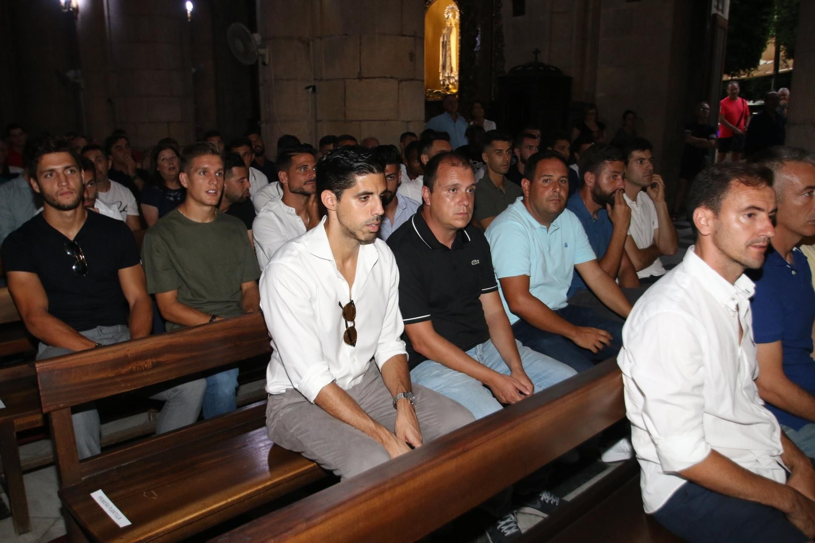 Fotogalería de la ofrenda floral de la UDA a la Virgen del Mar
