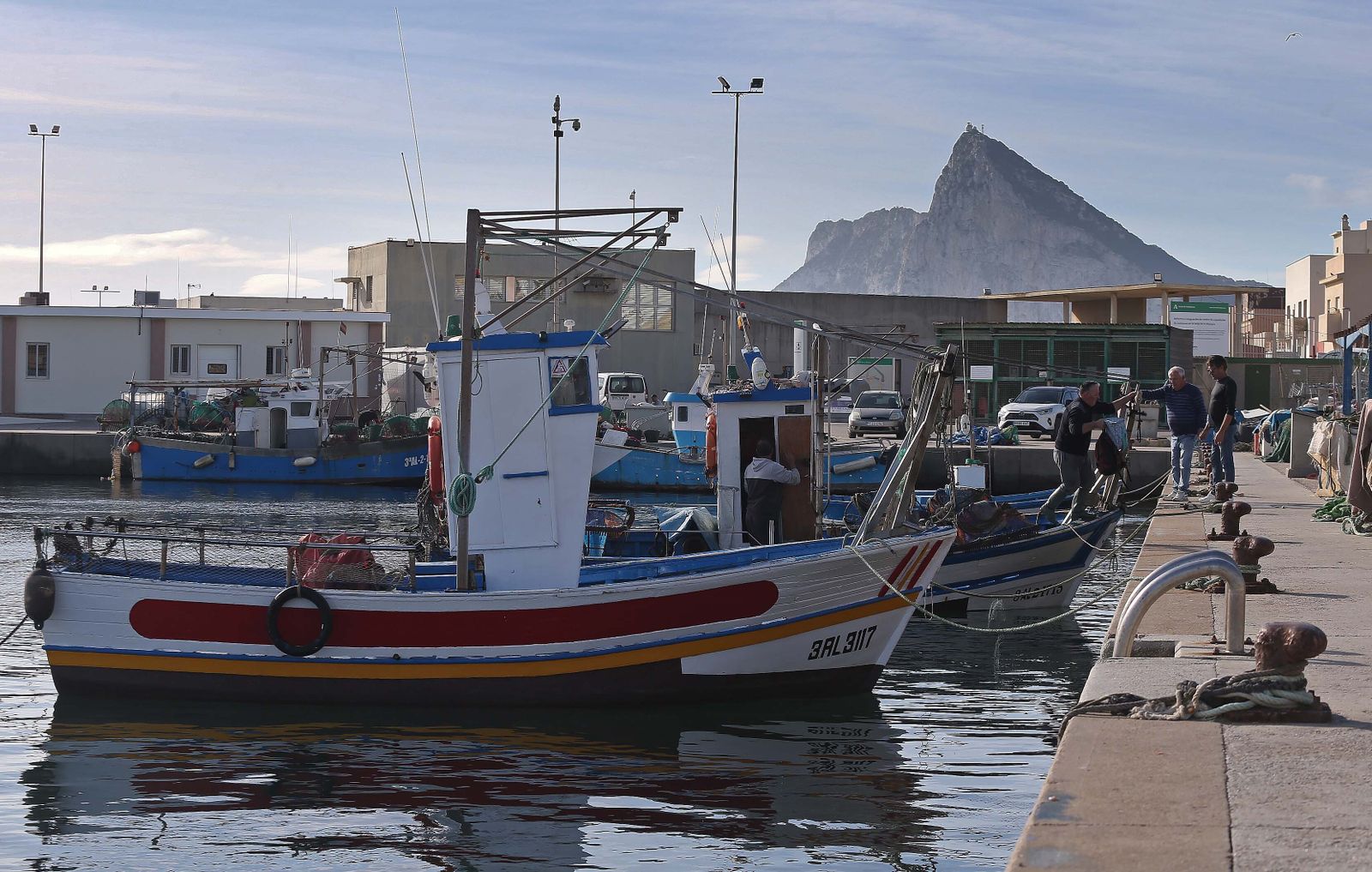 El puerto pesquero de La Línea, en imágenes
