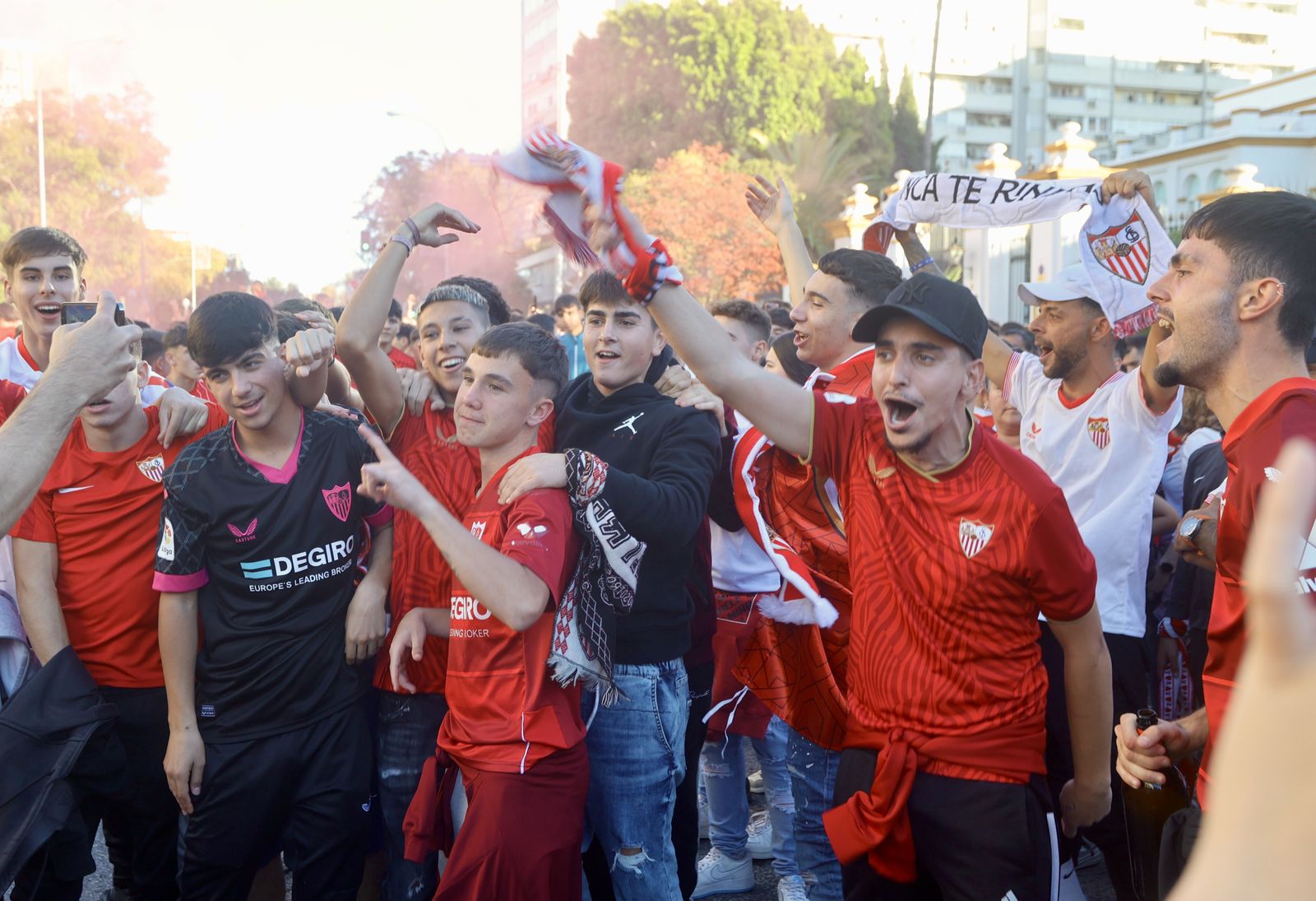Llegada del Sevilla al Pizjuán