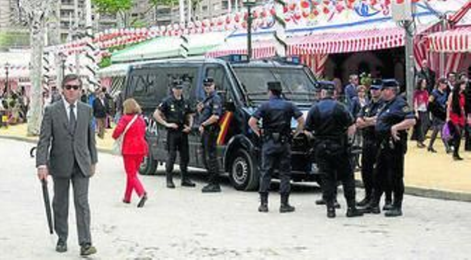 Dispositivo de seguridad de la Policía Nacional en el real.