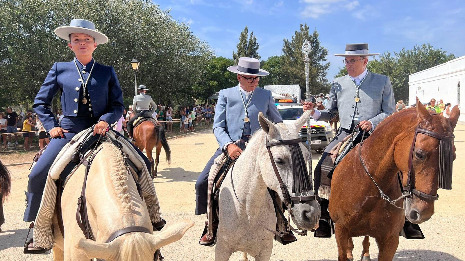 José Antonio Santos, alcalde de Tarifa -derecha- montado a caballo durante la reciente Cabalgata Agrícola de Tarifa. José Antonio Santos, alcalde de Tarifa -derecha- montado a caballo durante la reciente Cabalgata Agrícola de Tarifa.