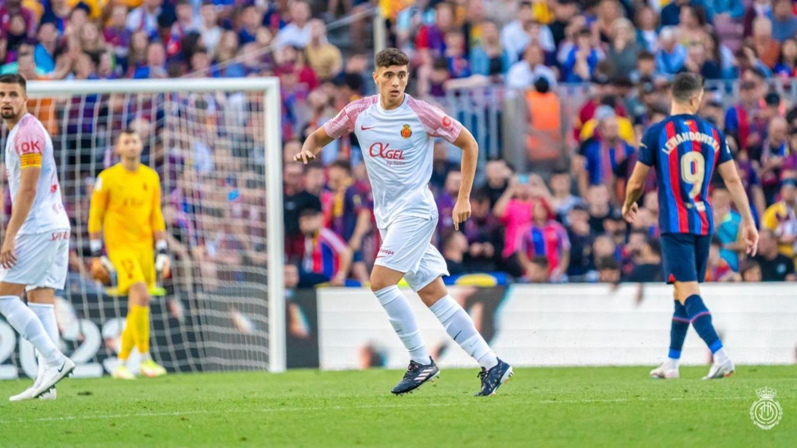 Rubén Quintanilla sumó sus primeros minutos ligueros en el Camp Nou.