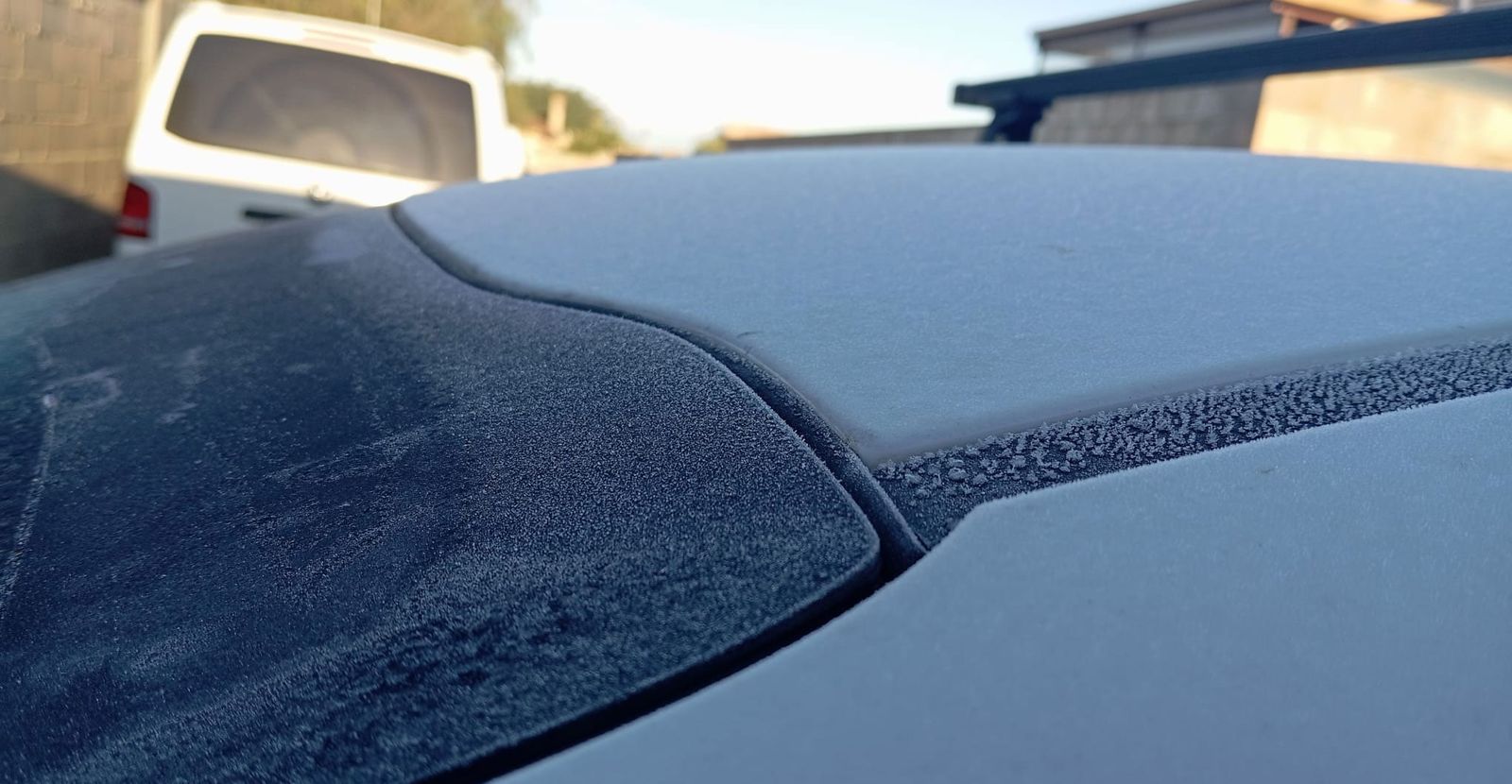 Escarcha sobre un coche a primera hora de este miércoles.