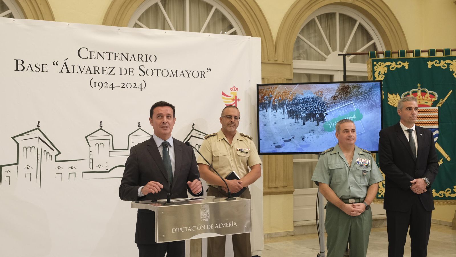 Imágenes del centenario de la Base del Ejército de Tierra "Álvarez de Sotomayor"
