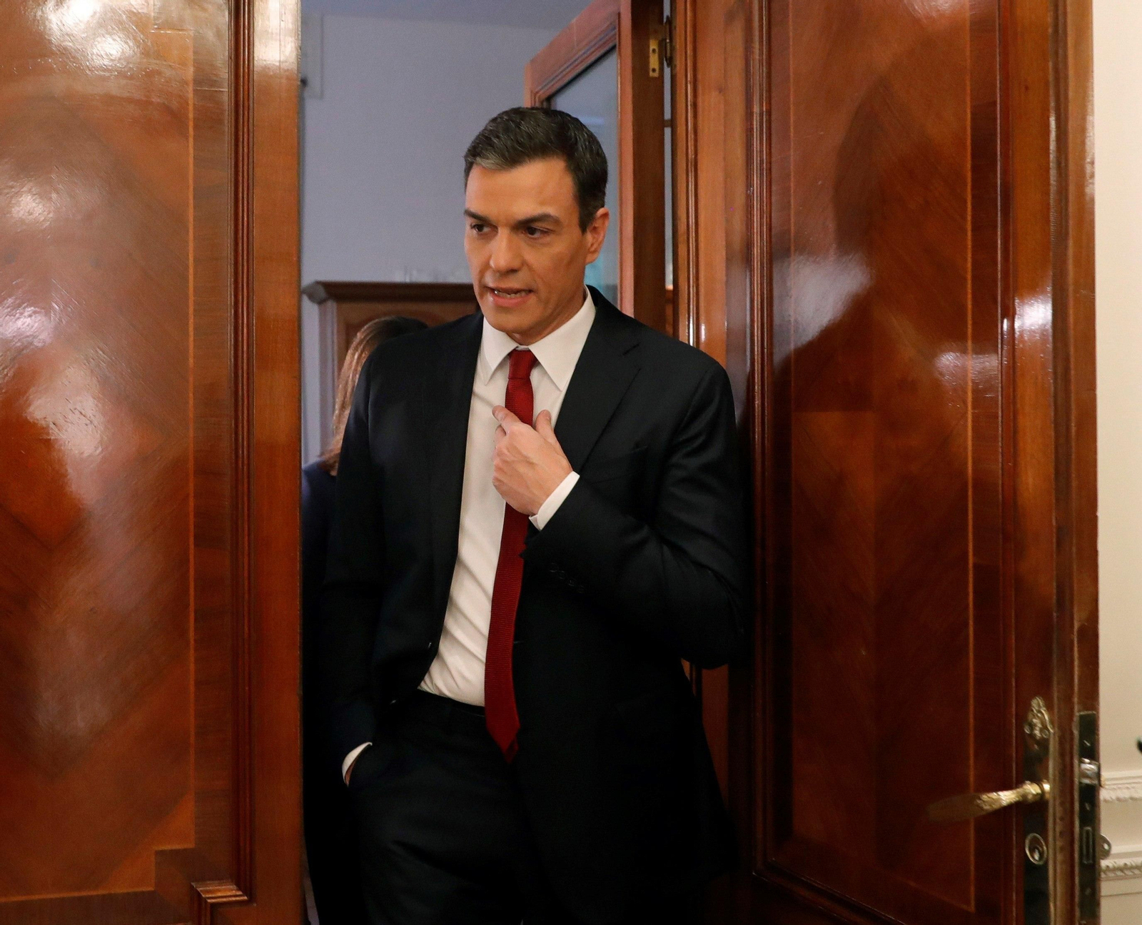 La primera entrevista de Pedro Sánchez como presidente, en imágenes