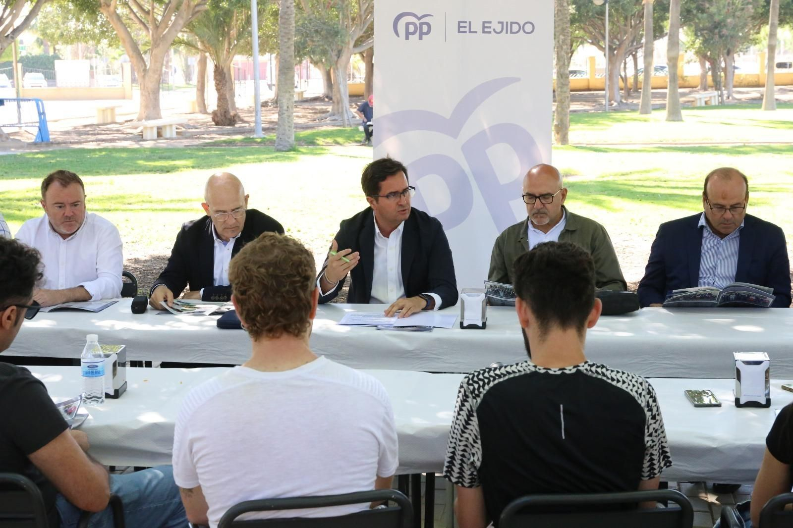 Las imágenes de la presentación del programa electoral del PP de El Ejido
