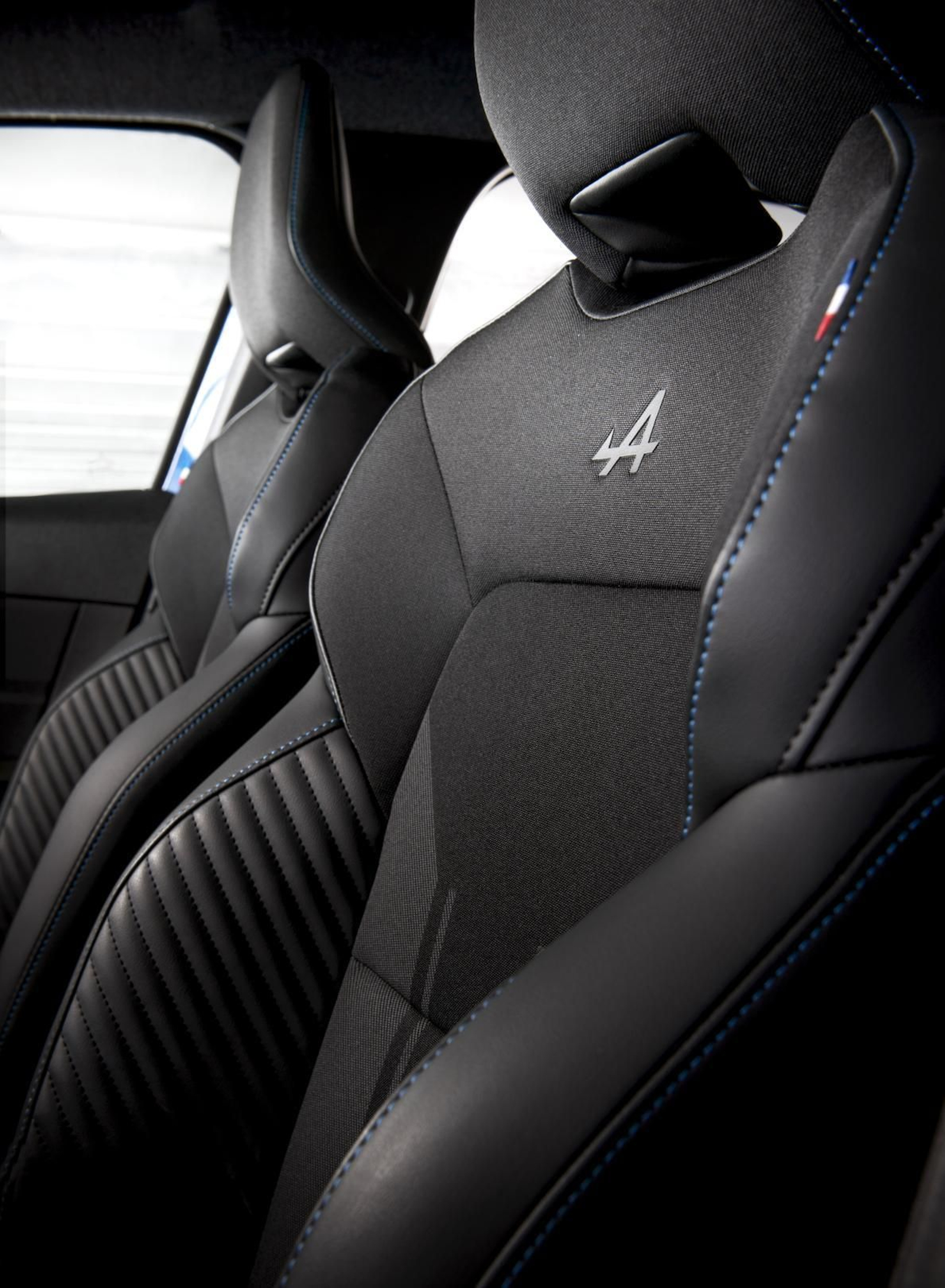 En los esprit Alpine, un nivel estrenado en los Austral, no sólo la decoración, acabados o materiales cambian, sino que también se dispone de asientos específicos.