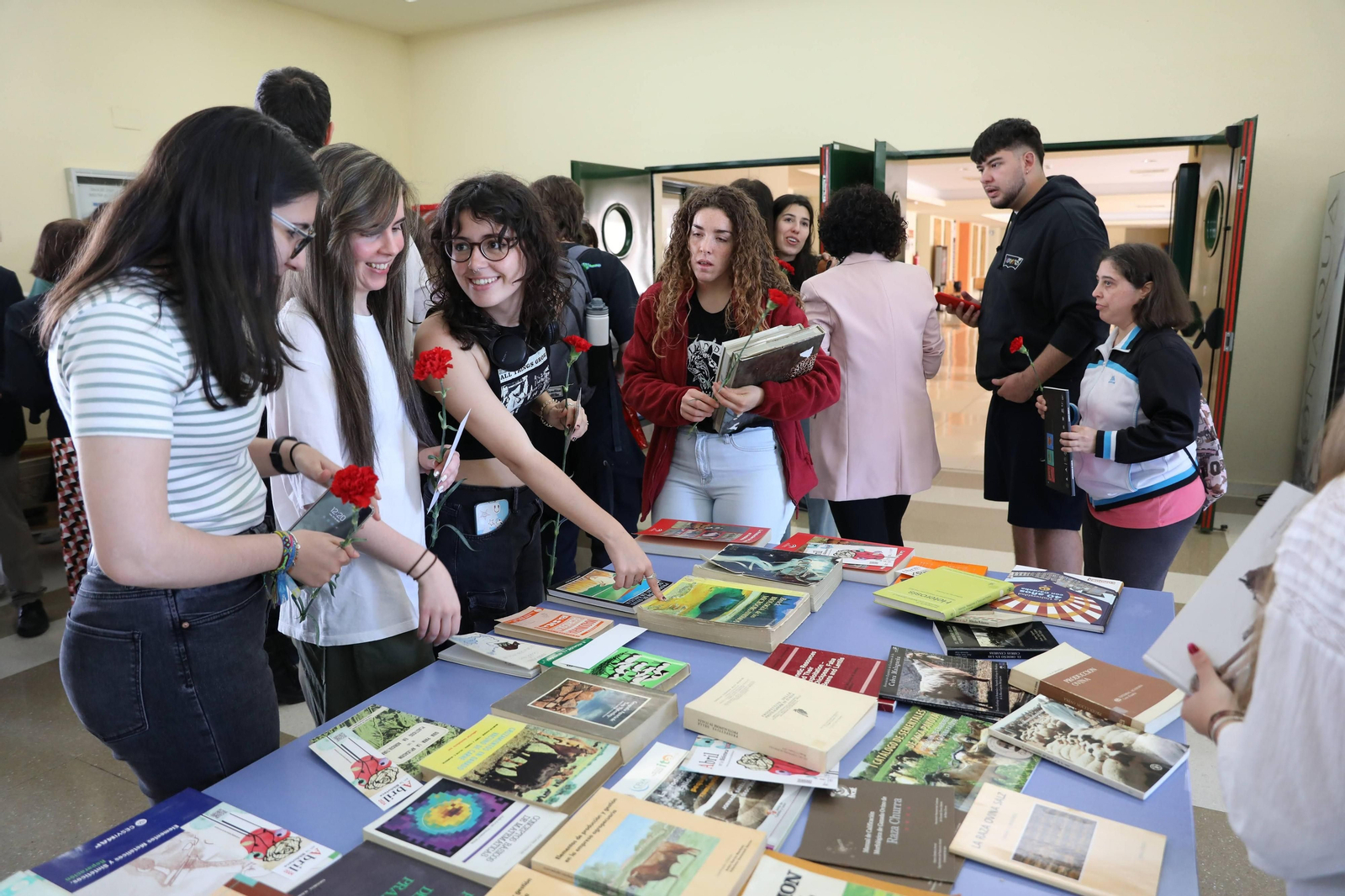 La Universidad de Córdoba celebra el Día del Libro, en imágenes