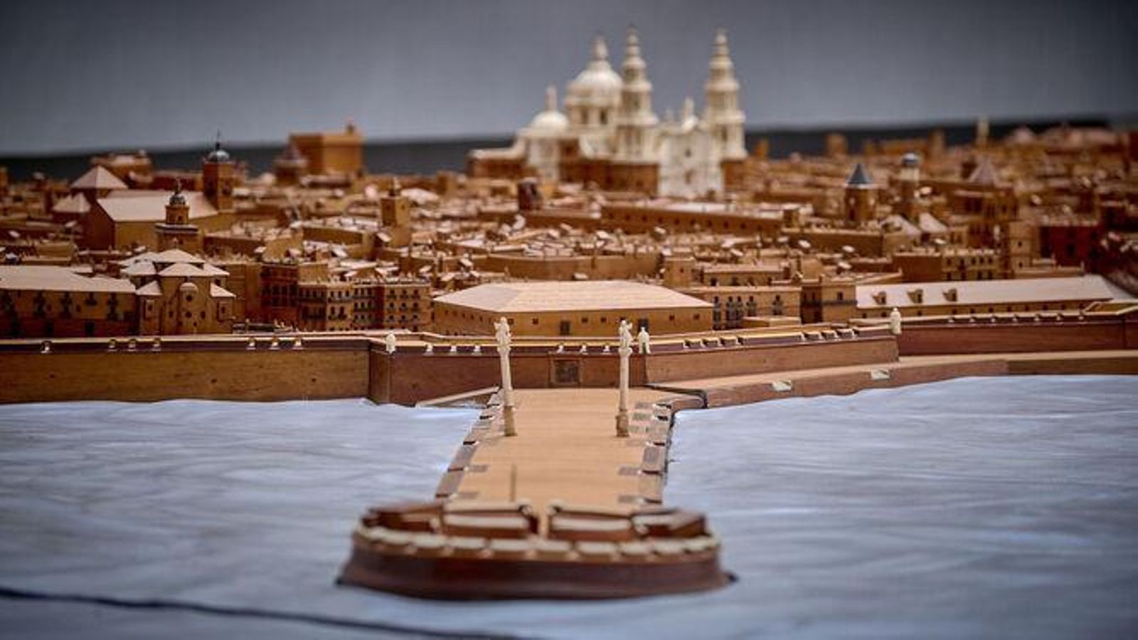 Vistas de la Catedral de Cádiz desde el Muelle en la maqueta