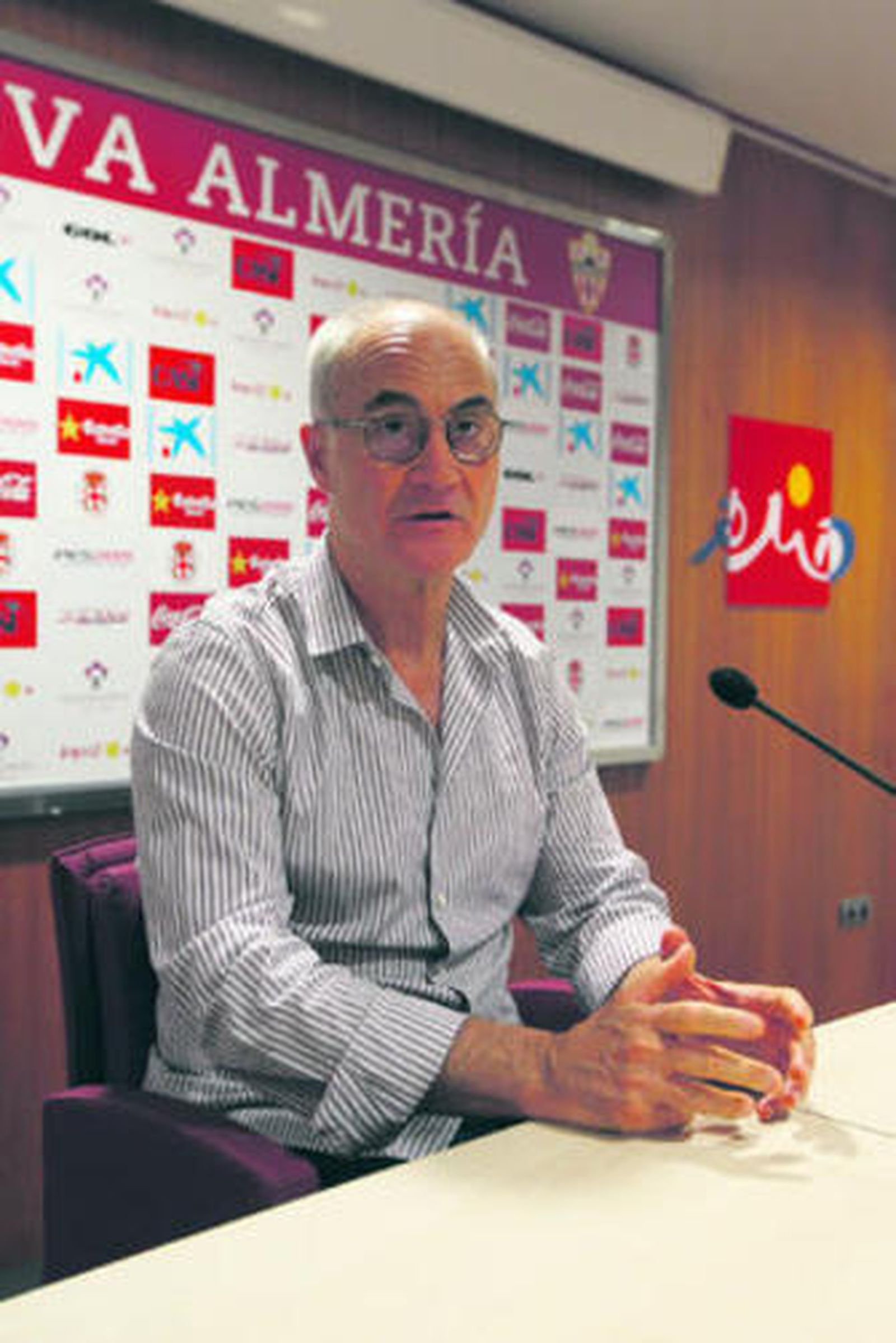 El Doctor Ripoll, presentado ayer en las instalaciones del club.