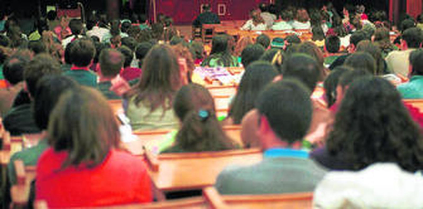 El desempleo empuja a más de 3.000 jóvenes a cursar un máster