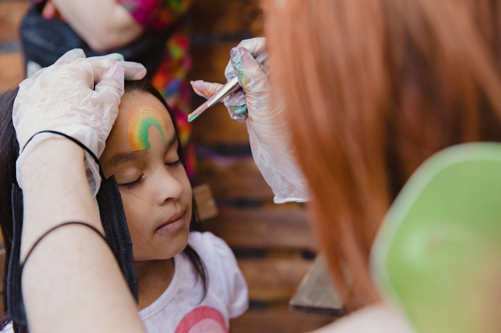 Los pintacaras no faltarán con el taller de maquillaje que se celebra en la Caseta Infantil. Los pintacaras no faltarán con el taller de maquillaje que se celebra en la Caseta Infantil.