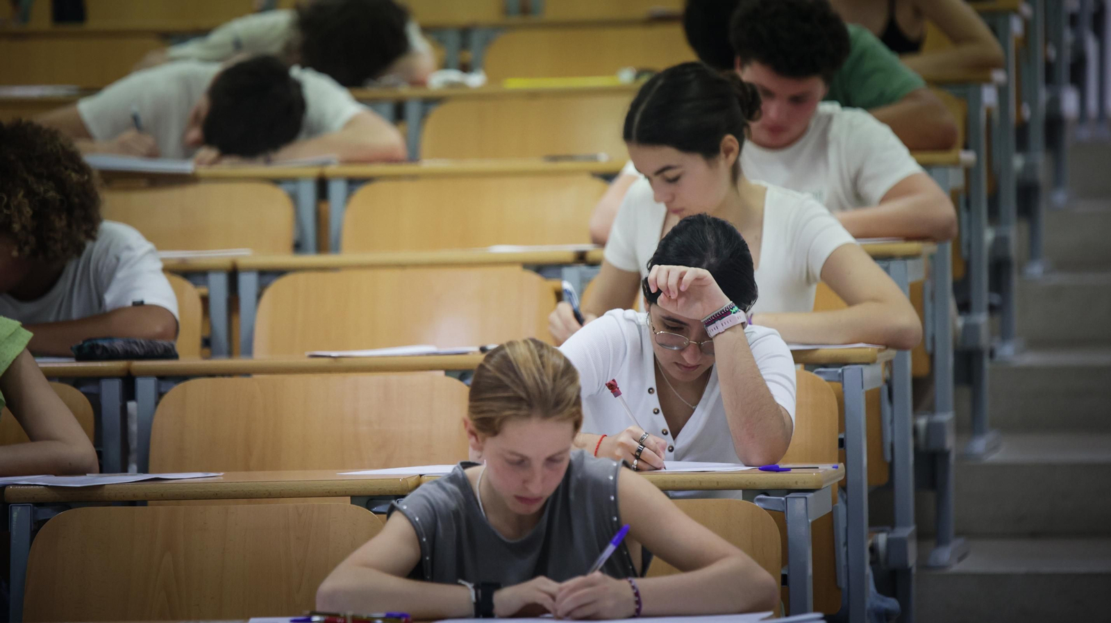 Imágenes de las pruebas de selectividad en el Campus de Jerez