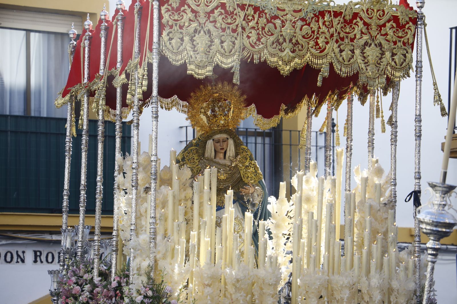 La procesión extraordinaria de la Virgen de la Salud de Córdoba, en imágenes