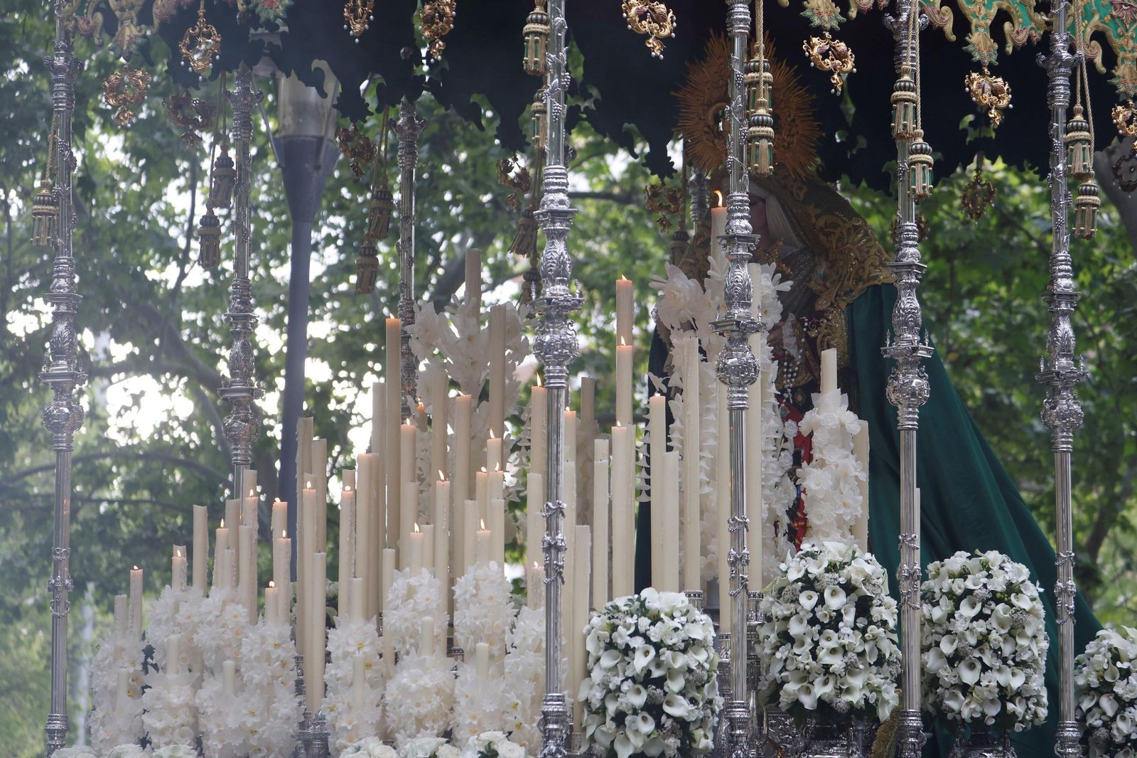 La procesión de la Sagrada Cena en este Jueves Santo de Córdoba, en imágenes