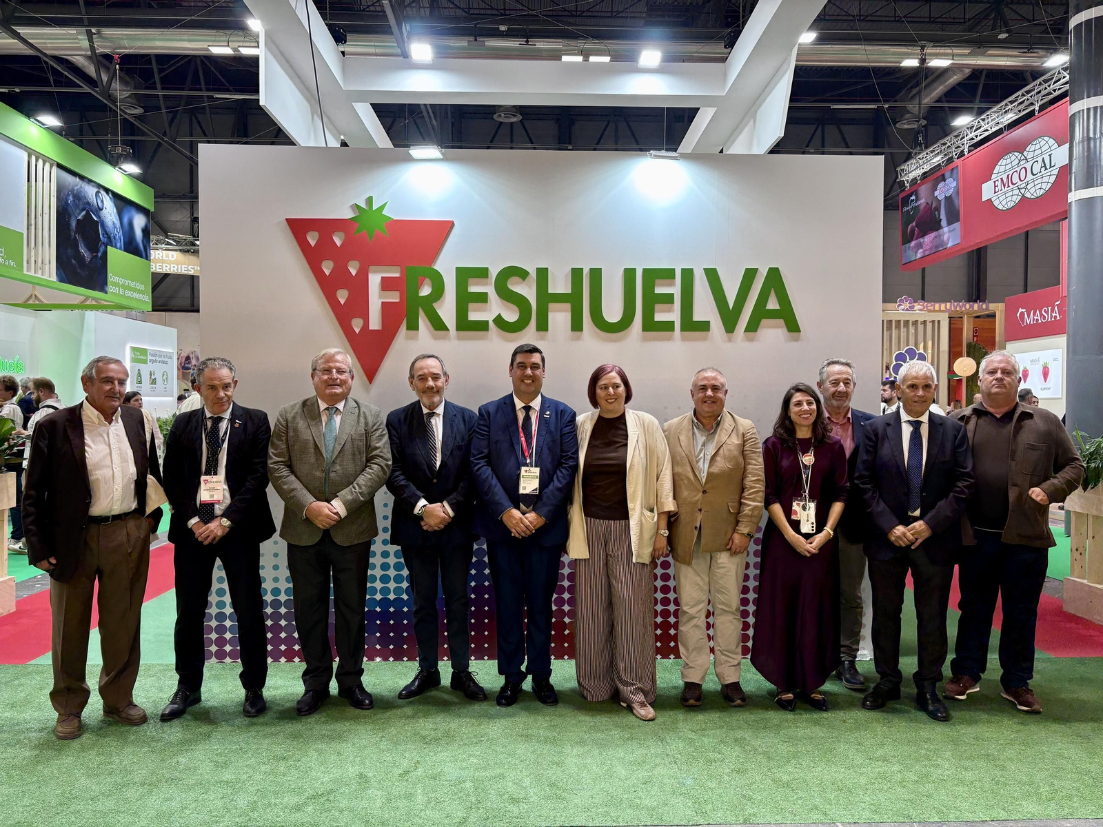 Representantes de Freshuelva, junto al director general de Gestión Migratoria y a la secretaria de Estado de Agricultura.