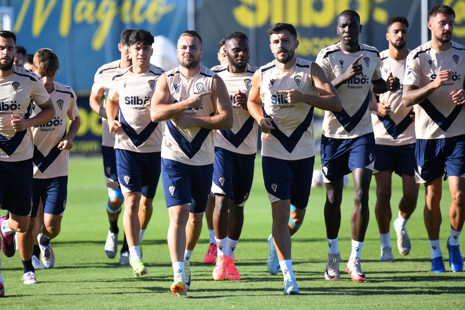 Un entrenamiento del Cádiz.