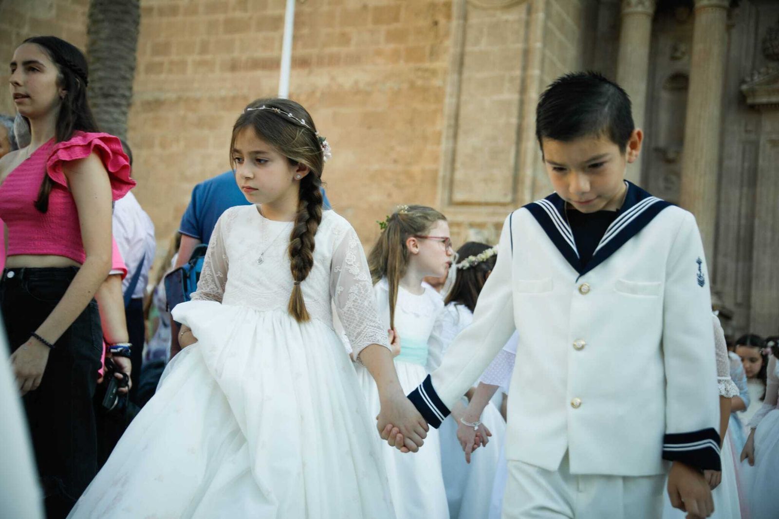 Imágenes de la procesión del Corpus Christi en Almería: así han sido la misa y la posterior marcha por la capital