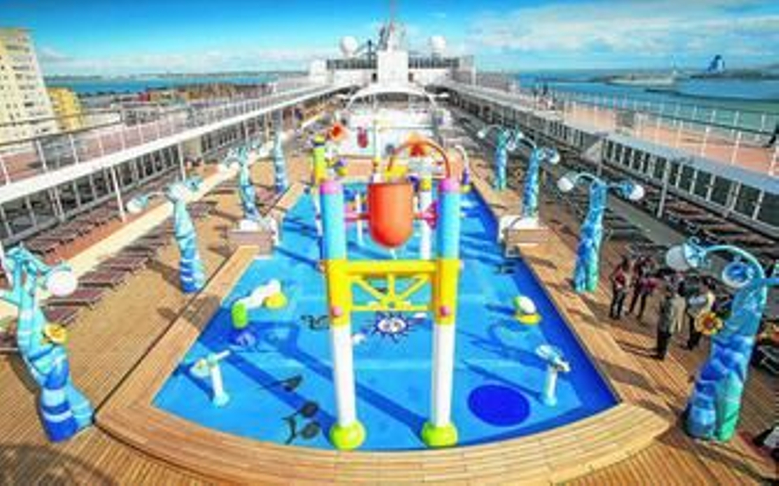 Con la ampliación, la cubierta principal del MSC Armonía ha ganado un espacio central que ha dedicado a zona de juegos para los más pequeños.