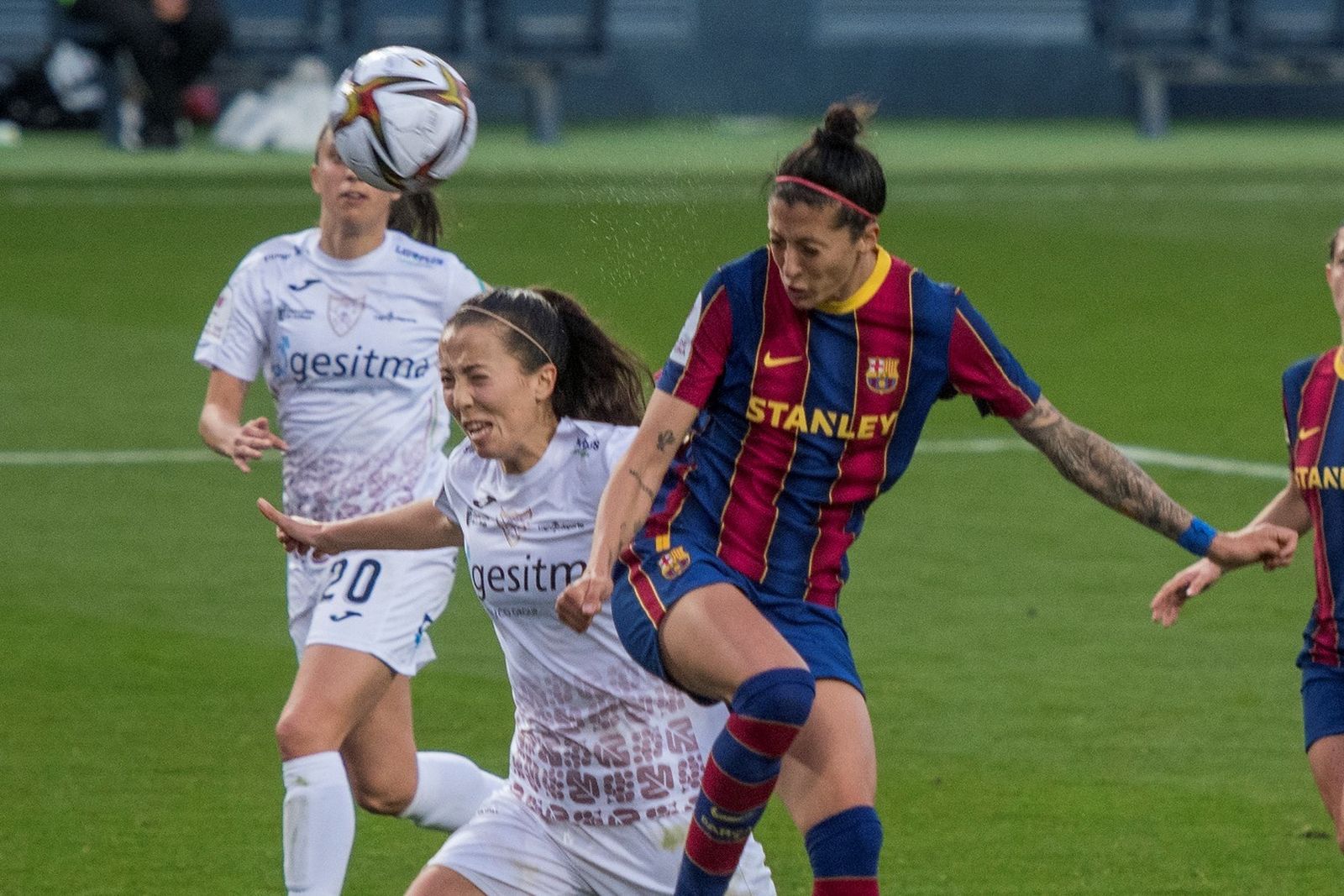 Las fotos de la final de la Copa de la Reina Barcelona-Logroño en La Rosaleda