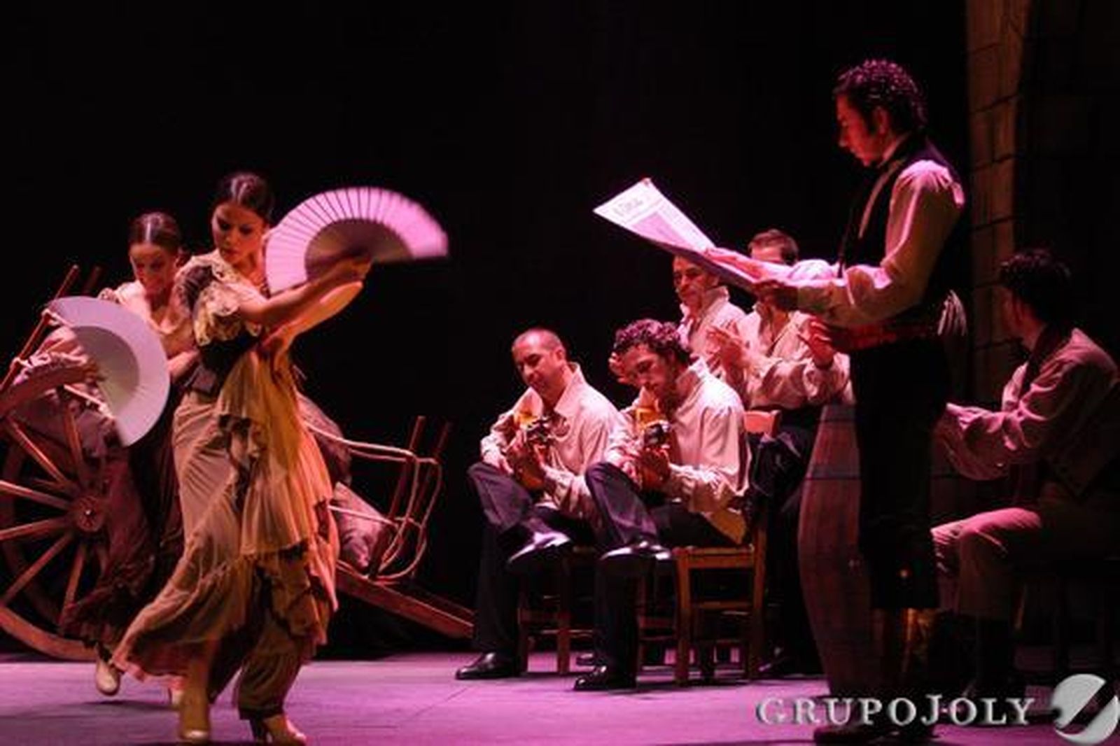 La bailaora cosechó un rotundo éxito con su espectáculo 'La Pepa', inspirado en la Constitución de 1812.

Foto: Paco Guerrero